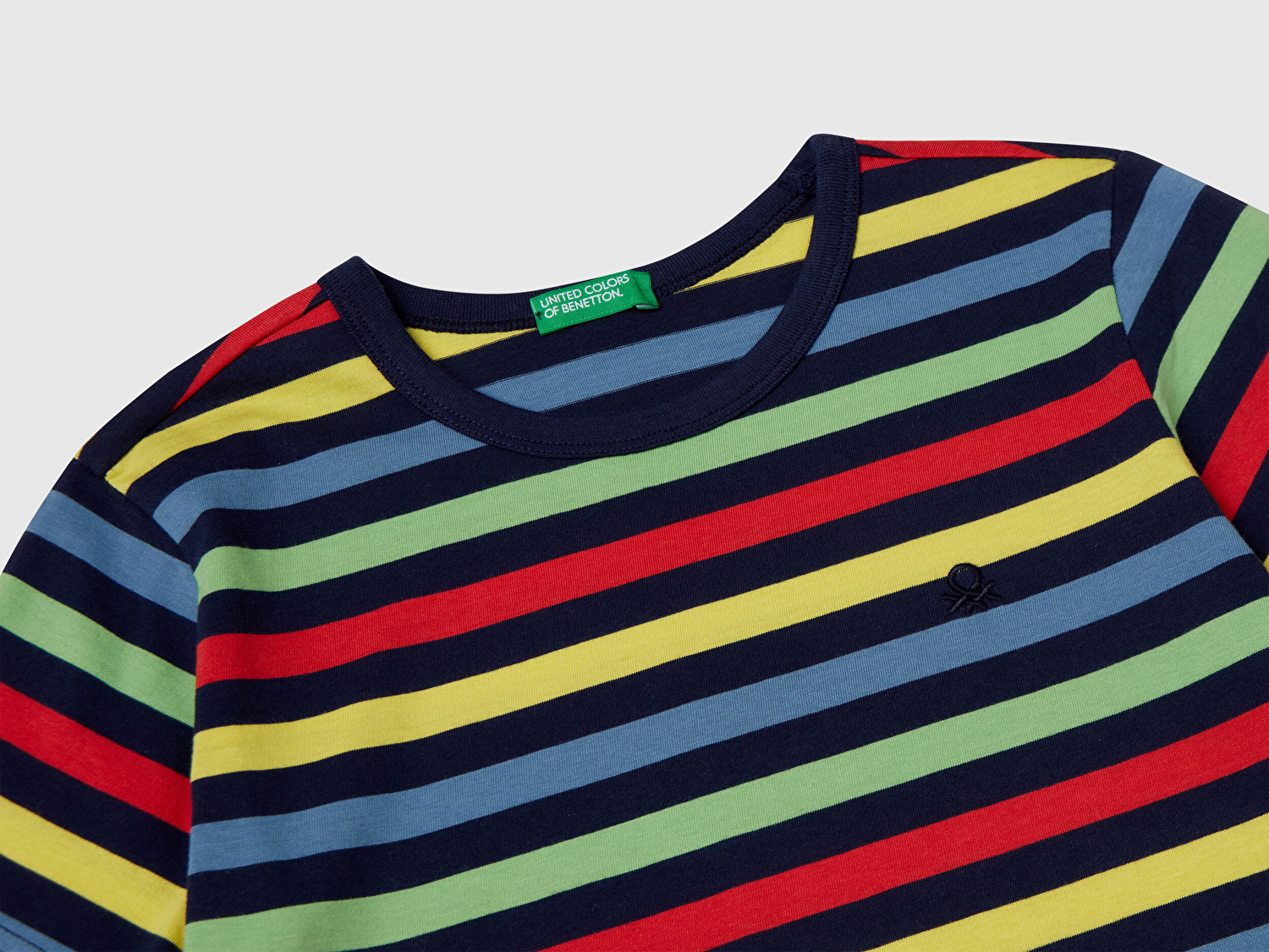 Benetton Erkek Çocuk Koyu Renkli Mix Çizgili Önü Logo İşlemeli T-Shirt
