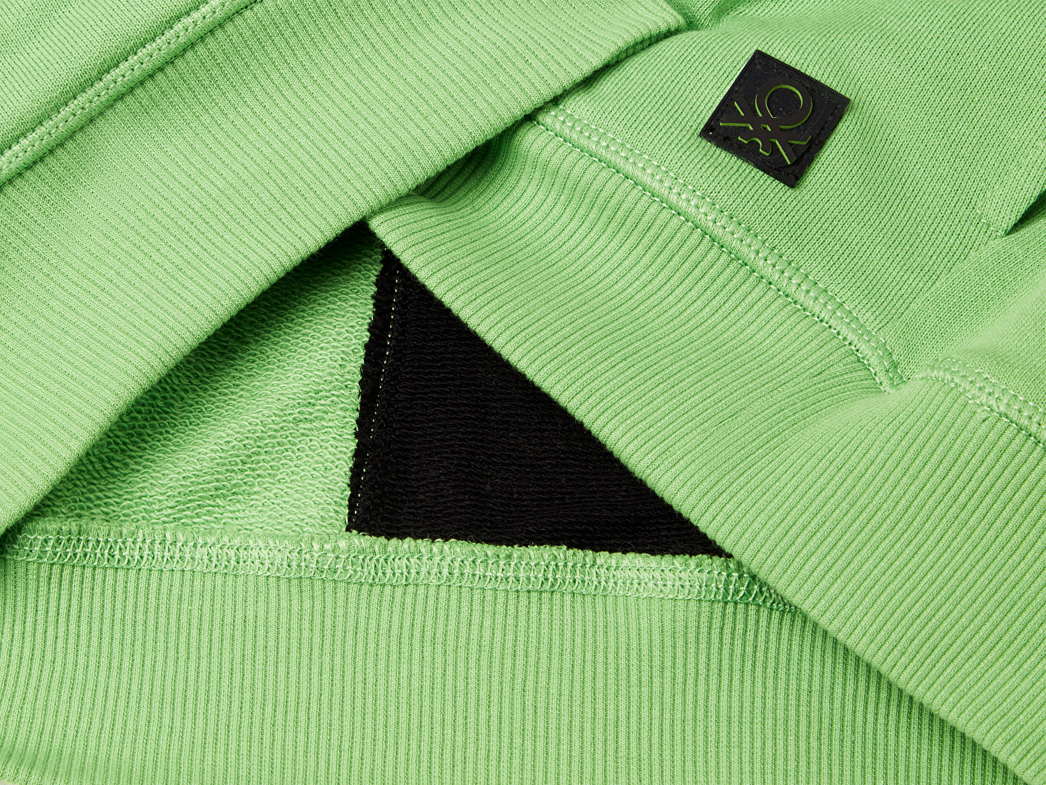 Benetton Erkek Çocuk Fıstık Yeşili Baskı Şerit Detaylı Logo Etiketli Kapüşonlu Sweatshirt