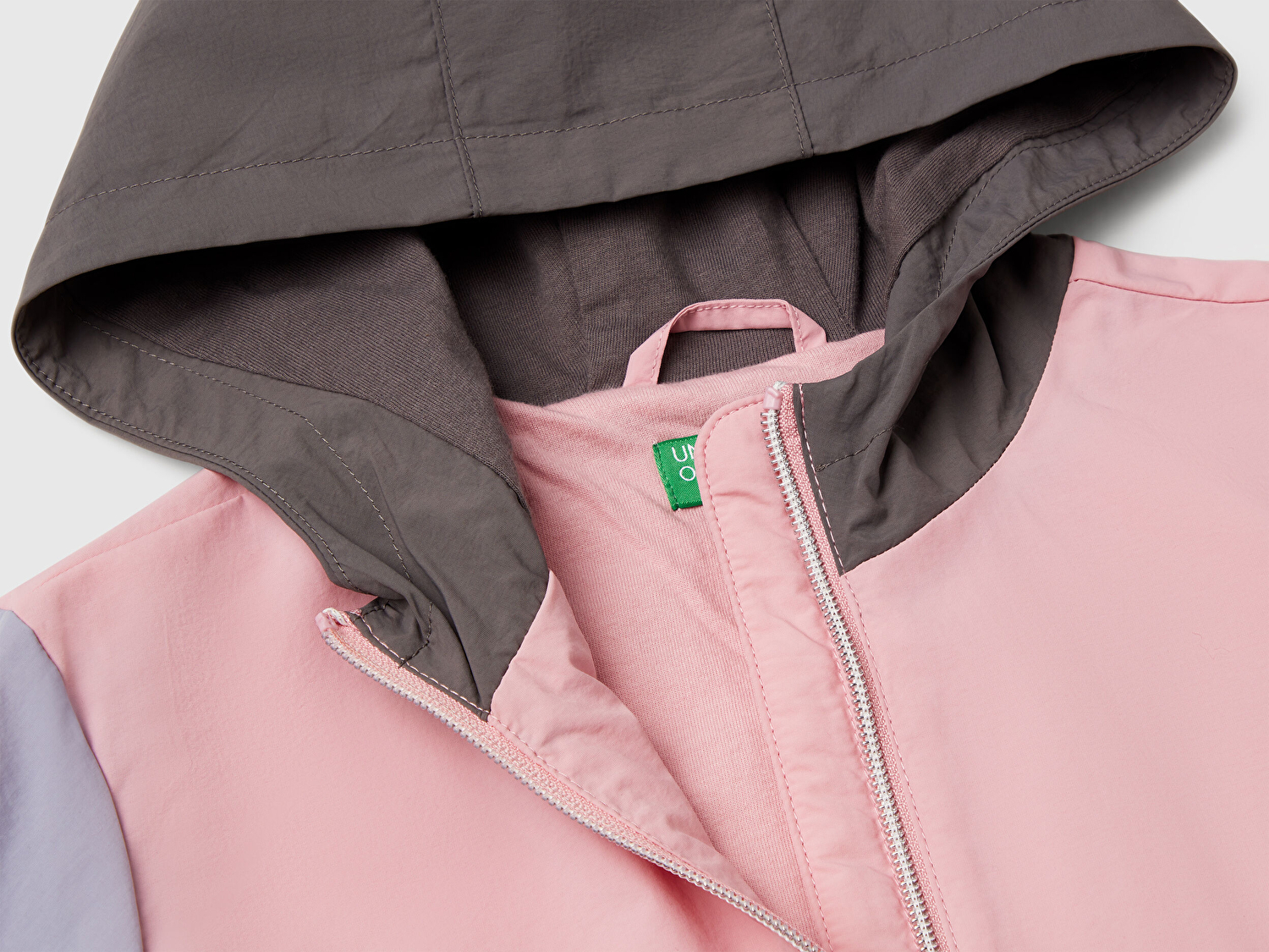 Benetton Kız Çocuk Pembe Mix Simli Logo Detaylı Kapüşonlu Yağmurluk