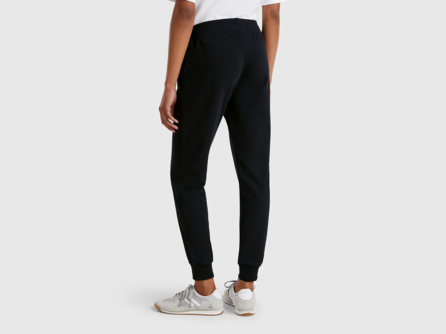Benetton Kadın Siyah Pamuk Karışımlı Logo Baskılı Beli Lastikli Jogger Eşofman Altı