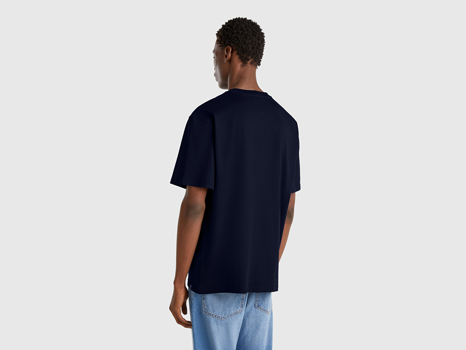 Benetton Erkek Lacivert %100 Pamuk Çok Renkli Logolu Oversize Bisiklet Yaka T-Shirt