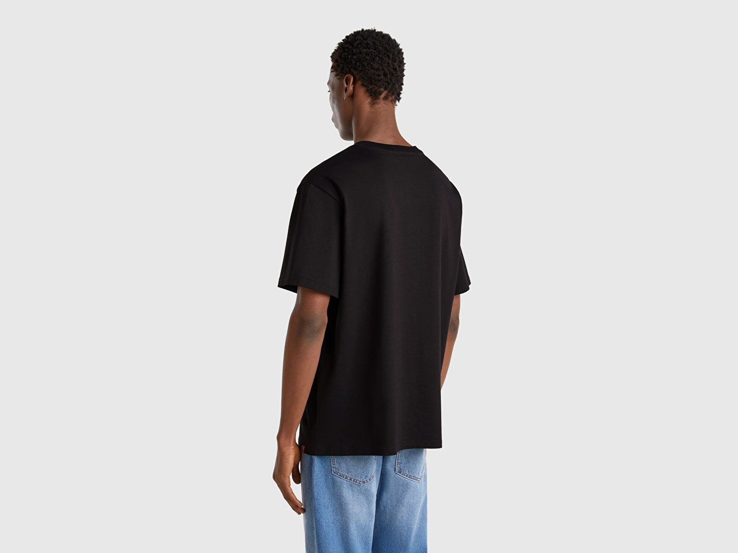 Benetton Erkek Siyah %100 Pamuk Çok Renkli Logolu Oversize Bisiklet Yaka T-Shirt