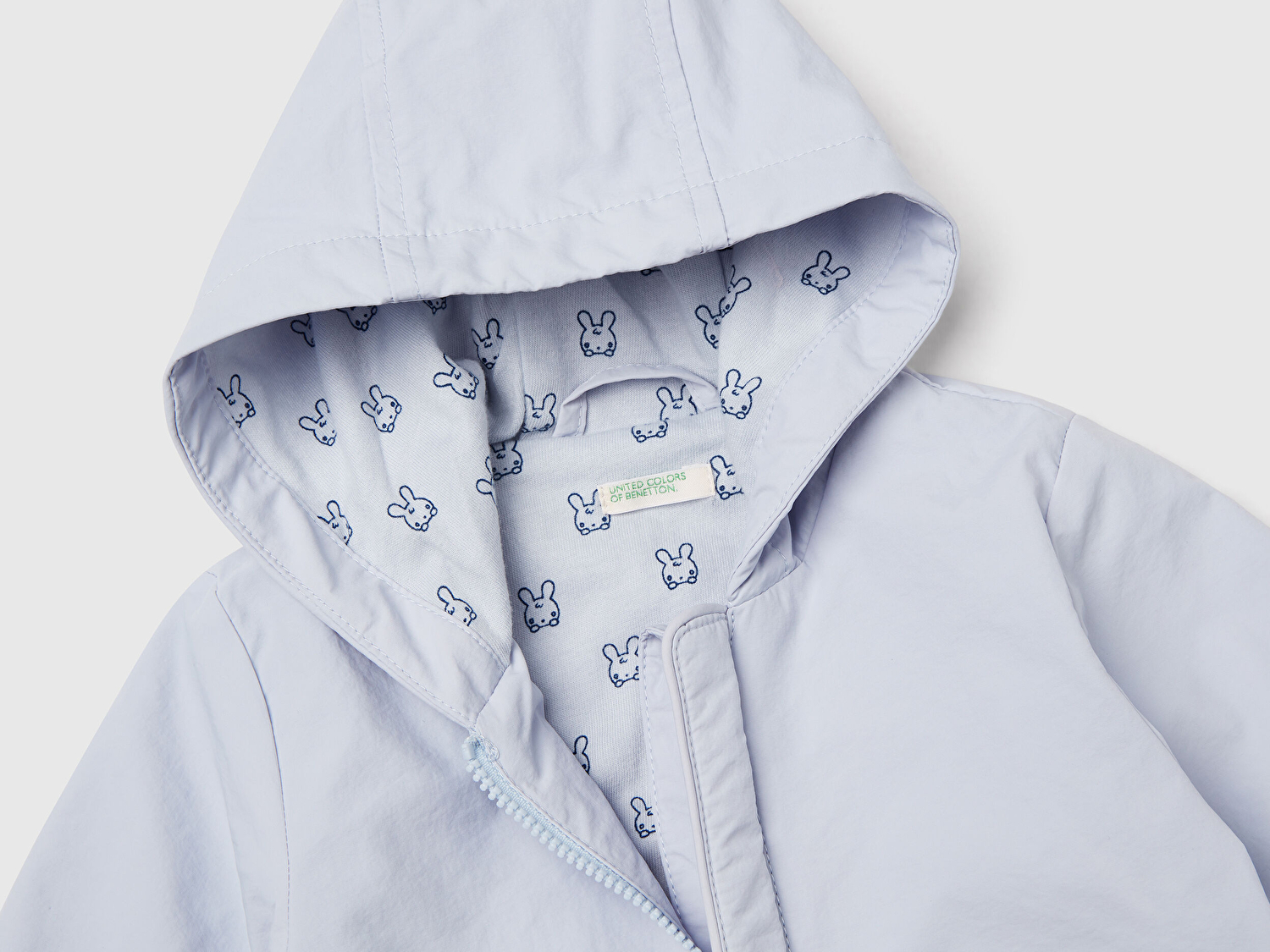 Benetton Bebek Toz Mavi Logo Etiketi Detaylı Kapüşonlu Yağmurluk