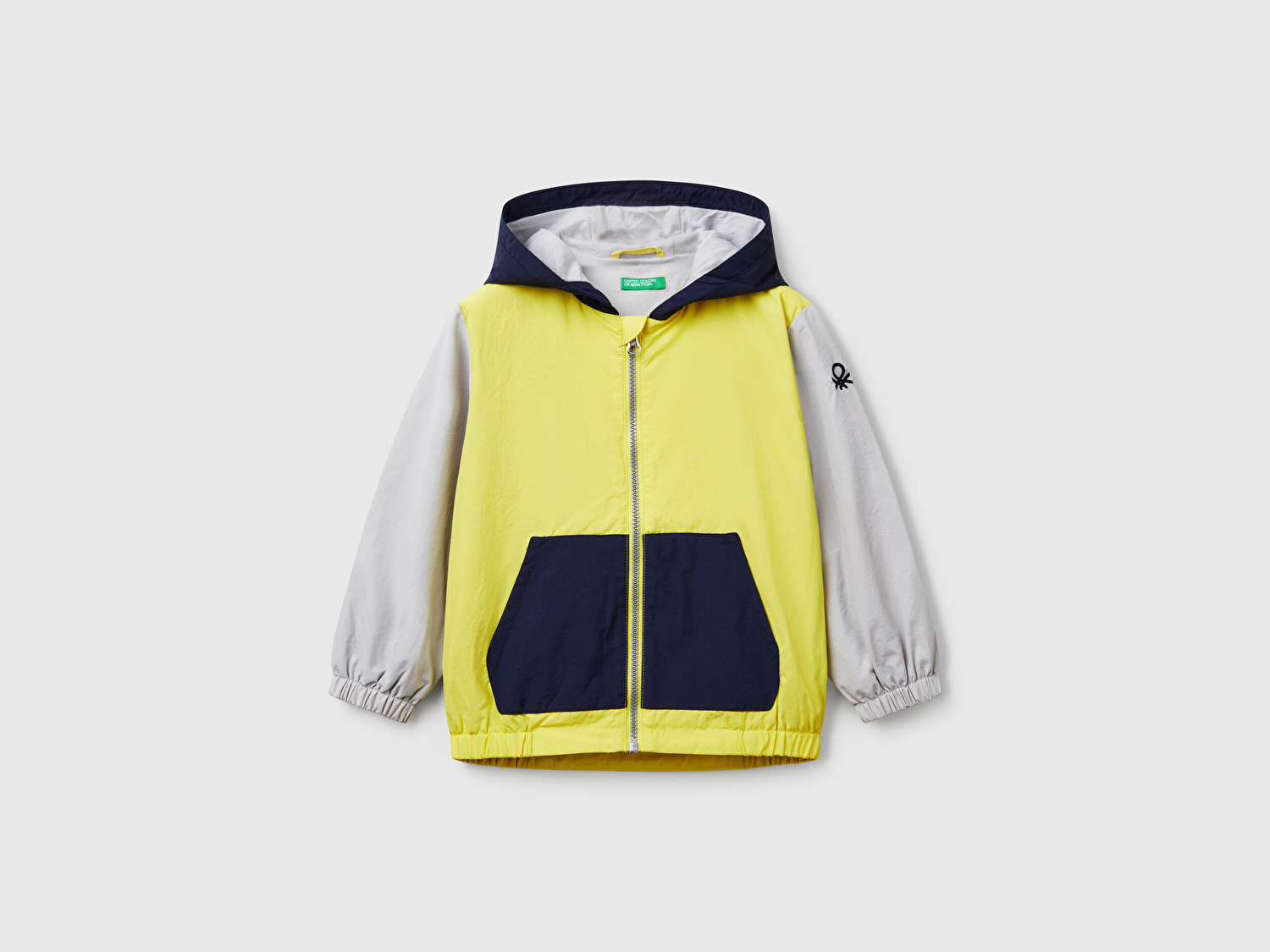 Benetton Erkek Bebek Sarı Kolu Logo Detaylı Astarlı Kapüşonlu Yağmurluk