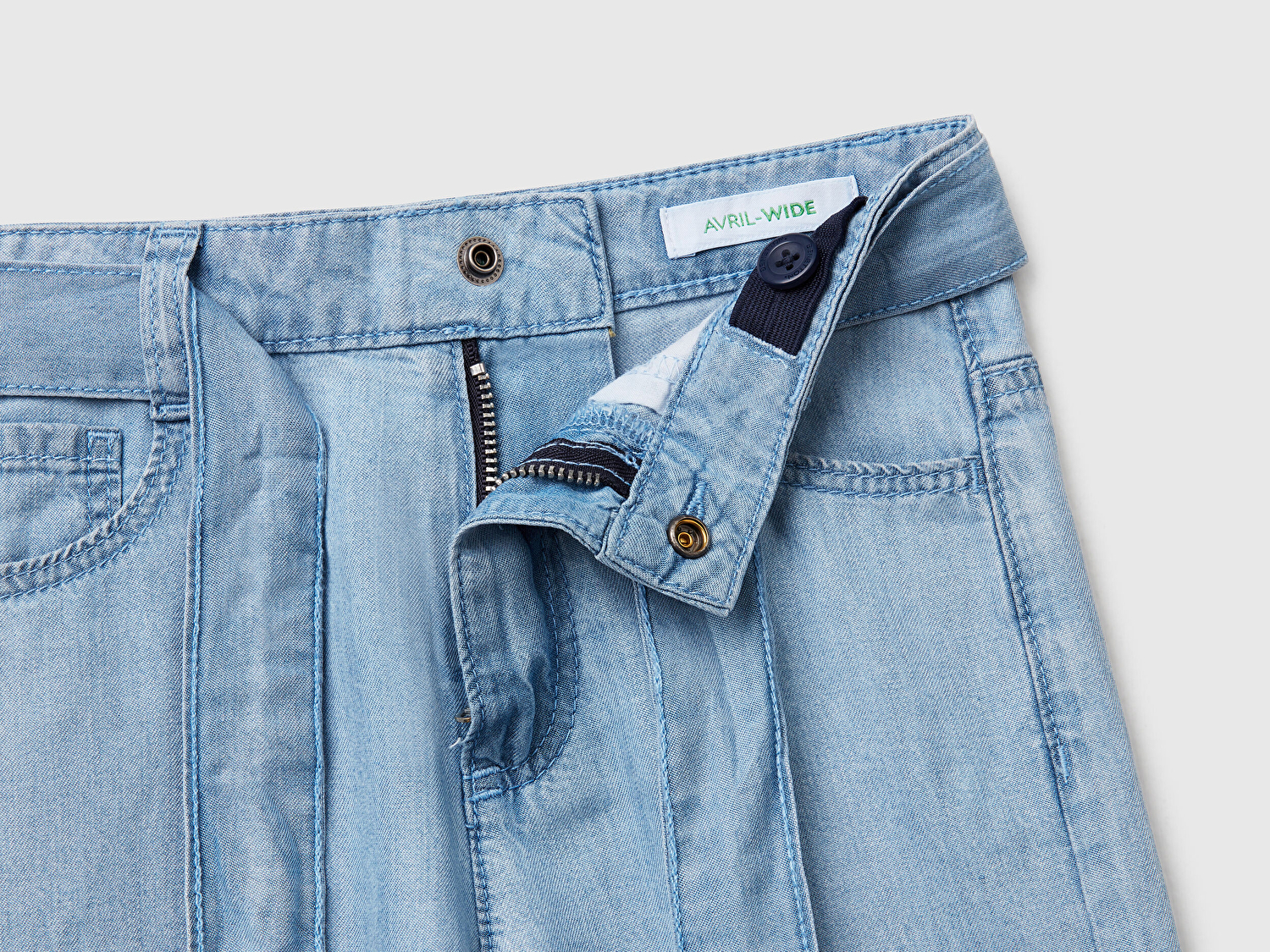 Benetton Kız Bebek Açık Denim %100 Liyosel Taş Yıkama Kuşaklı Wide Leg Denim Pantolon