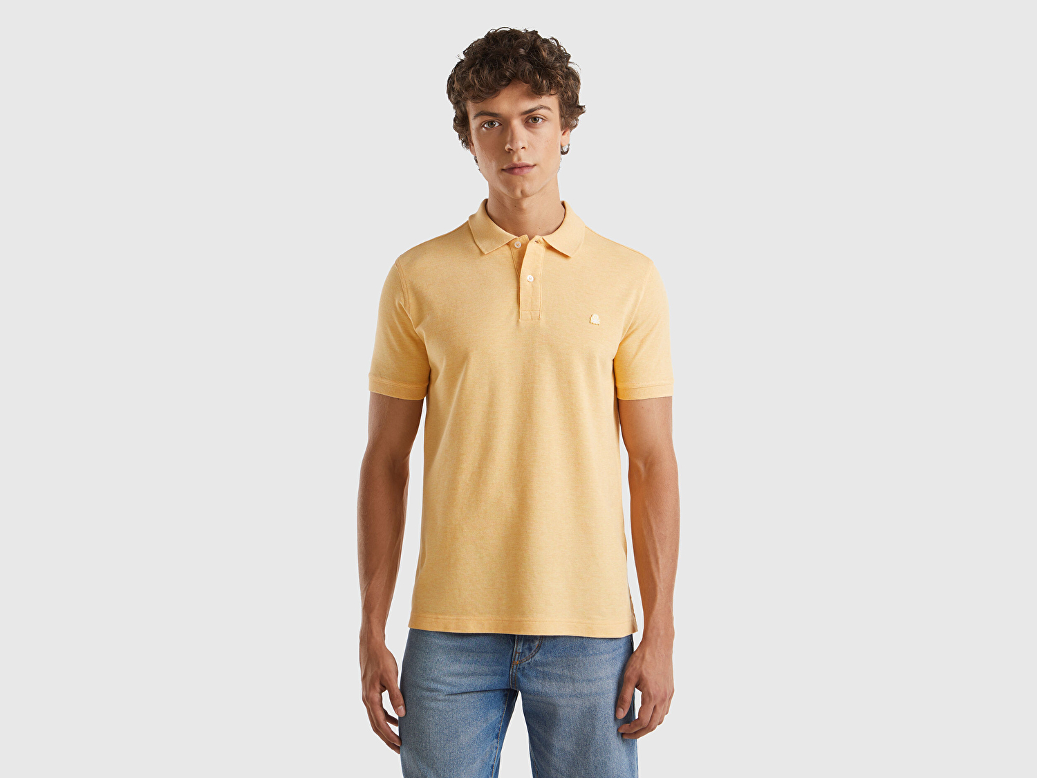Benetton Erkek Hardal %100 Pamuk Göğsü Logo İşlemeli Düğmeli Polo T-Shirt