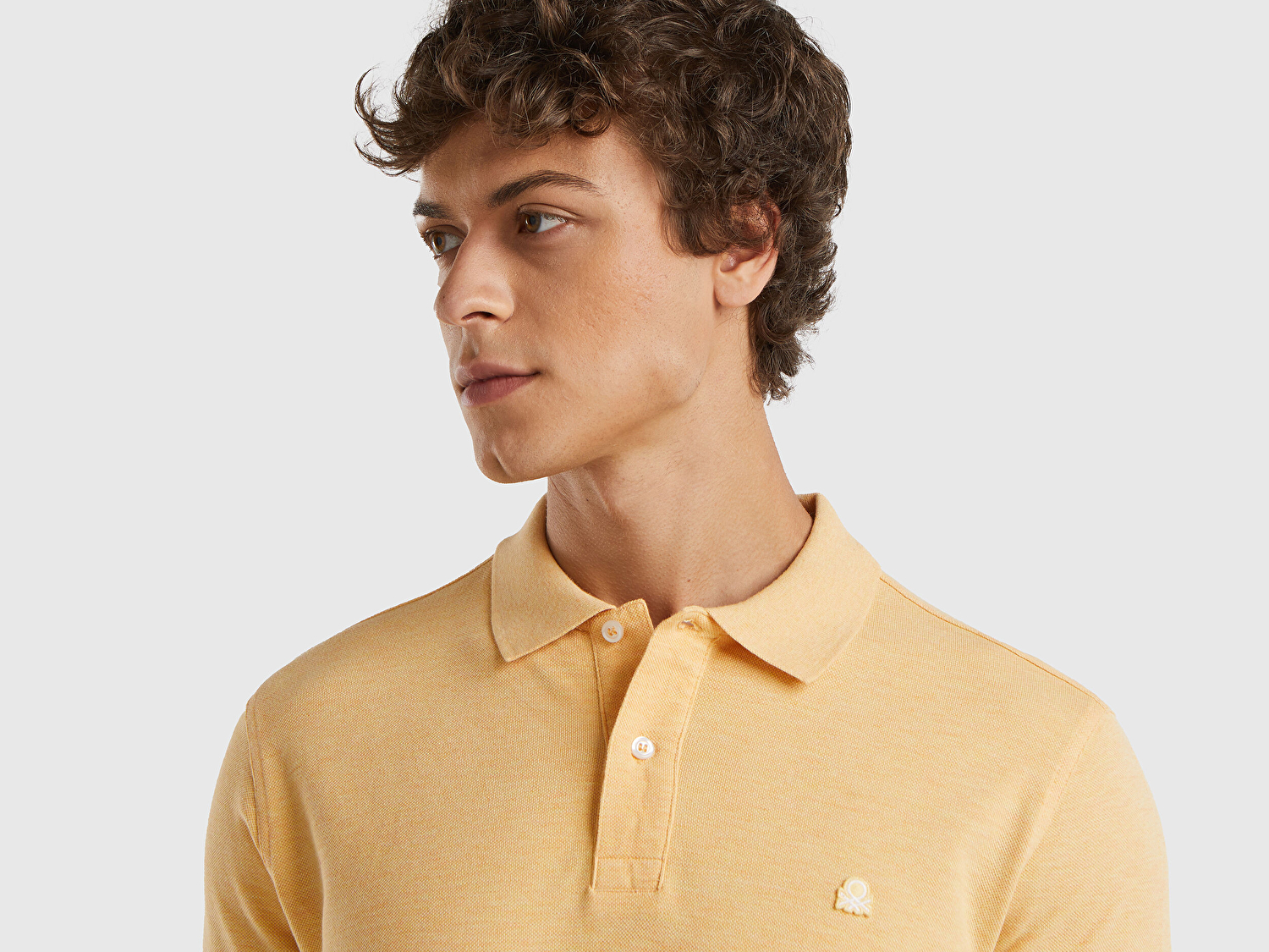 Benetton Erkek Hardal %100 Pamuk Göğsü Logo İşlemeli Düğmeli Polo T-Shirt