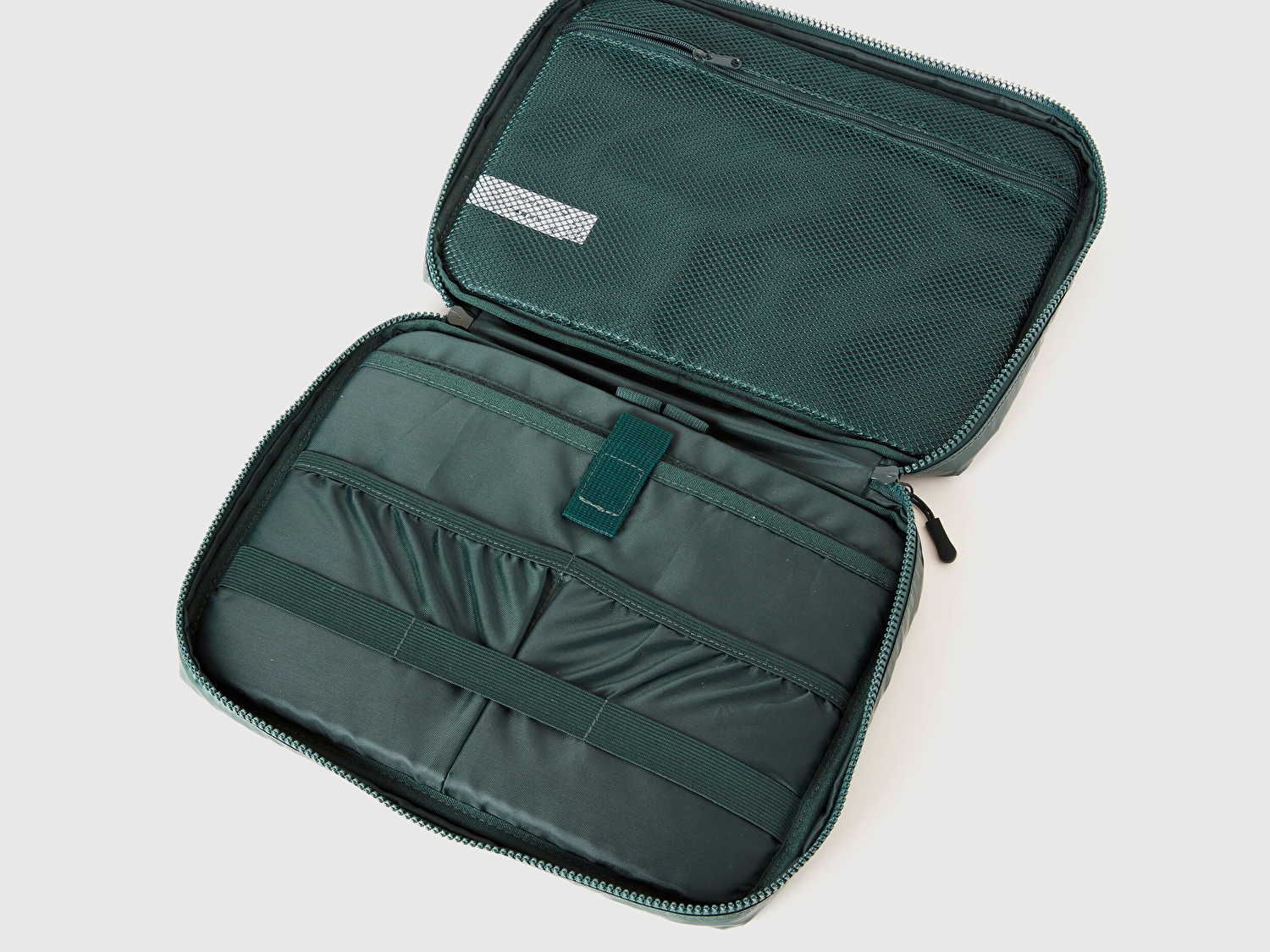Benetton Unisex Koyu Yeşil Dolgulu Parlak Organizer Çanta
