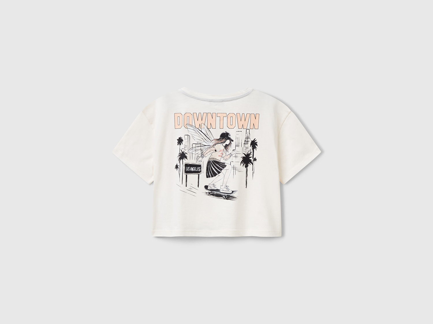 Benetton Kız Çocuk Ekru Arkası Baskılı Yama Cepli T-Shirt