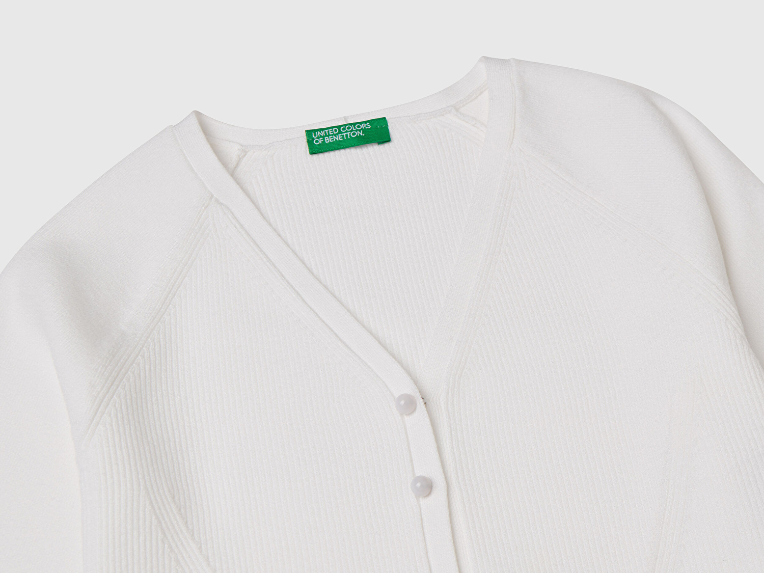 Benetton Kız Çocuk Beyaz Viskoz Karışımlı Nervür Motifli V Yaka Hırka