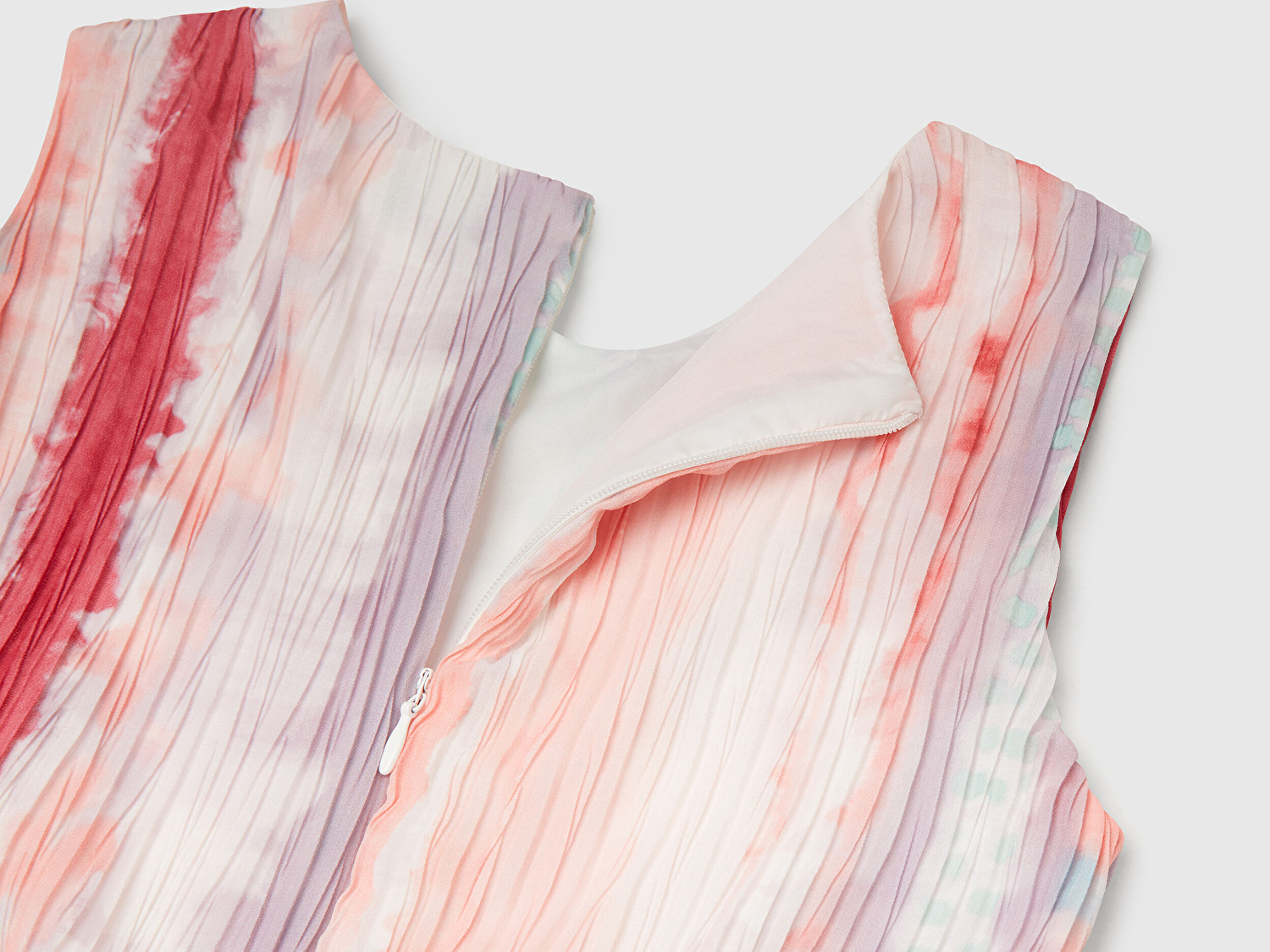 Benetton Kız Çocuk Renkli Tamamı Desenli Kuşaklı Arkası Fermuarlı Kolsuz Tulum