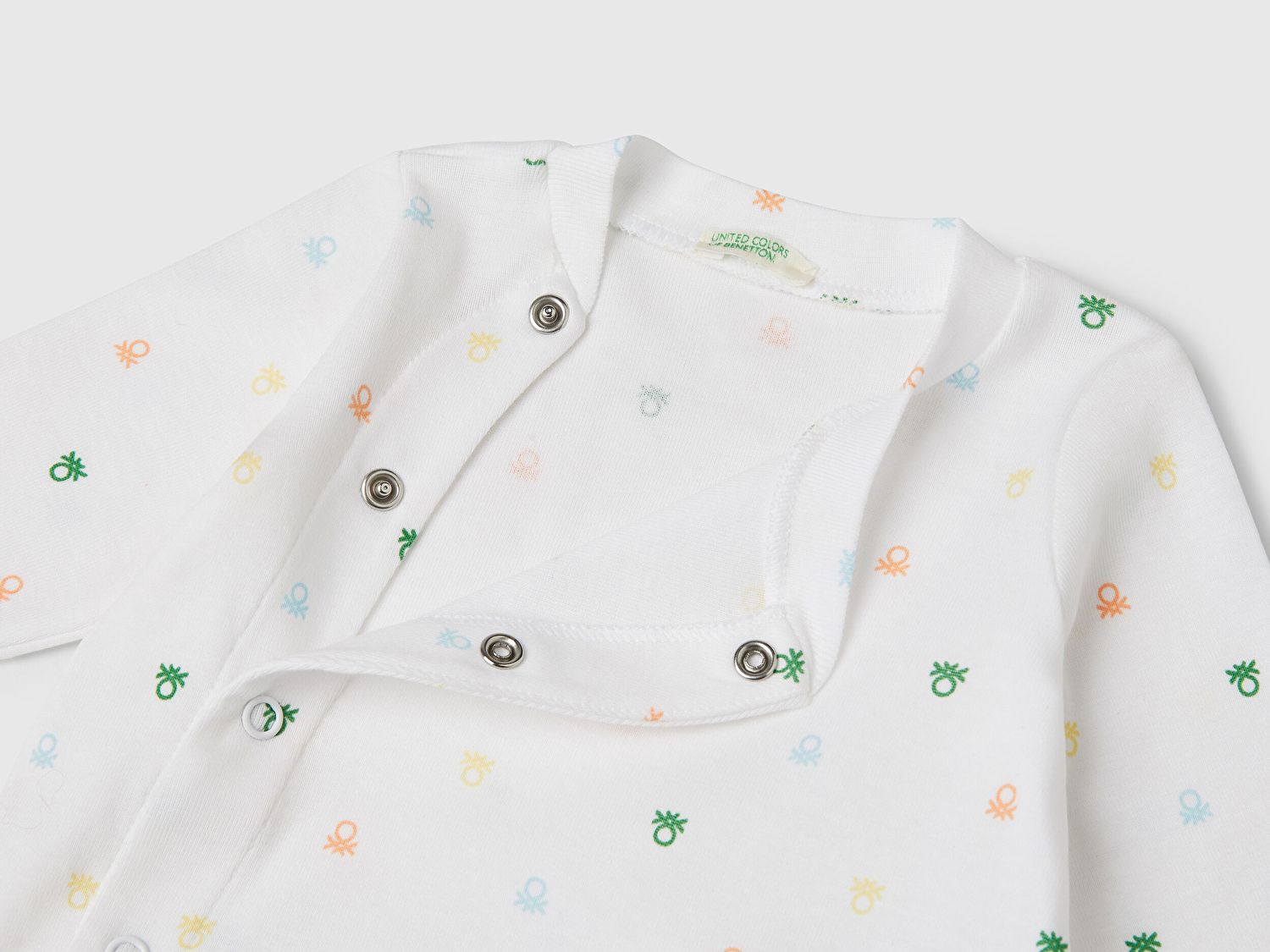 Benetton Bebek Beyaz Desenli Çıtçıtlı Uzun Kollu Tulum