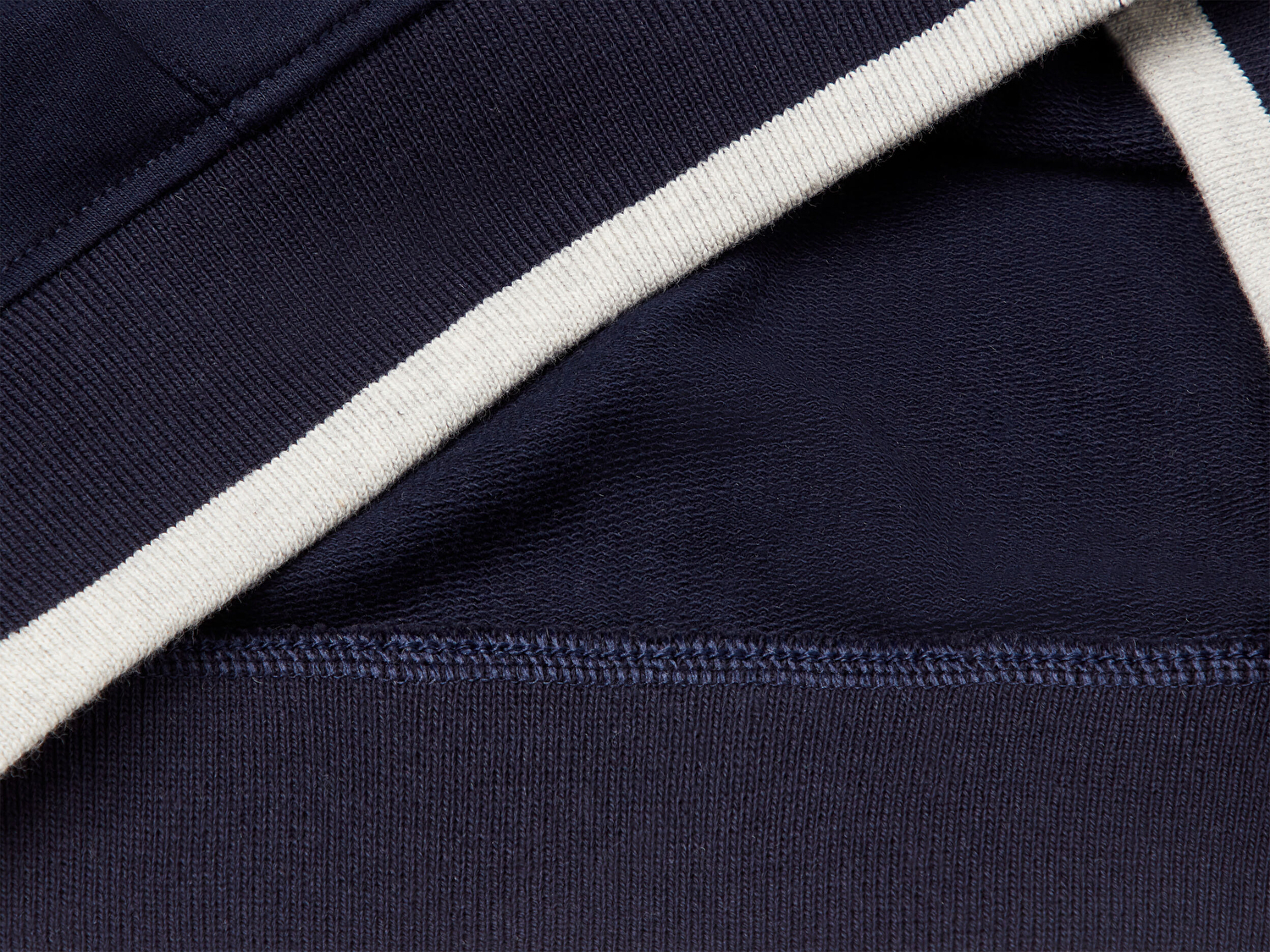 Benetton Erkek Çocuk Lacivert İşleme Detaylı Manşetli Kapüşonlu Sweatshirt