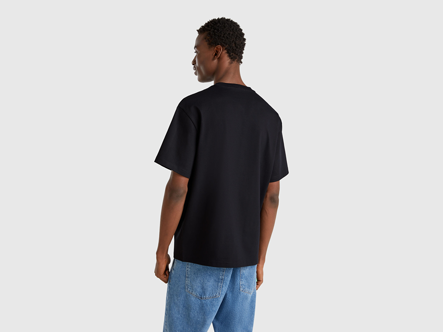 Benetton Erkek Siyah %100 Pamuk Önü Logo İşlemeli Oversize T-Shirt