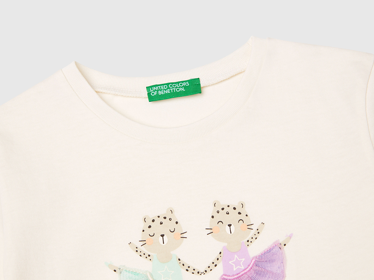 Benetton Kız Bebek Ekru Önü Baskılı Tül Aplikli Yırtmaçlı T-Shirt