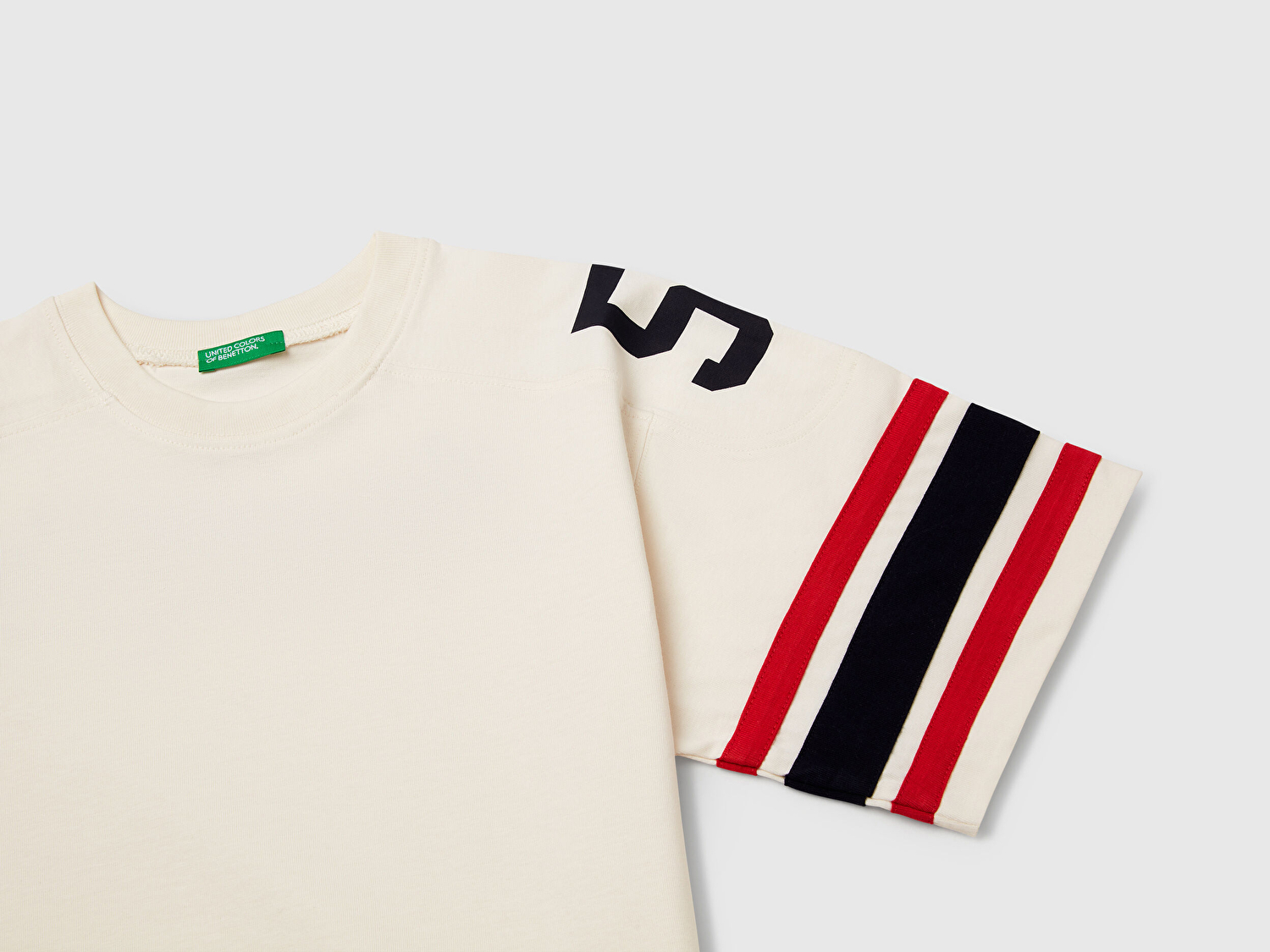 Benetton Erkek Çocuk Ekru Baskılı Kolları Şerit Detaylı Oversize T-Shirt