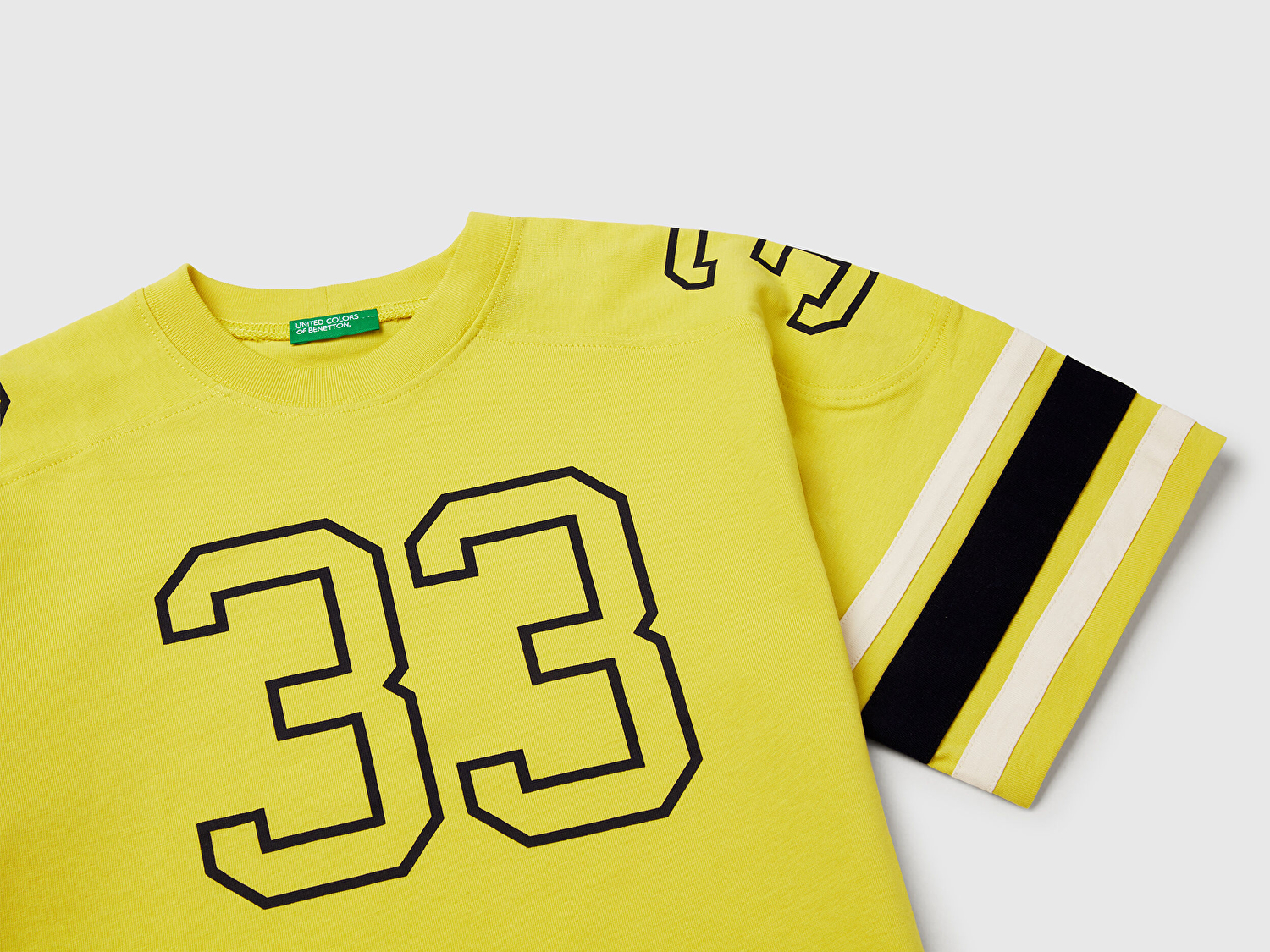 Benetton Erkek Çocuk Sarı Baskılı Kolları Şerit Detaylı Oversize T-Shirt