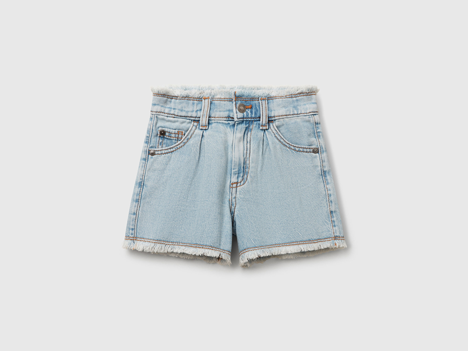 Benetton Kız Bebek Açık Denim Arka Cebi Logo Etiketli Beli Lastikli Denim Şort