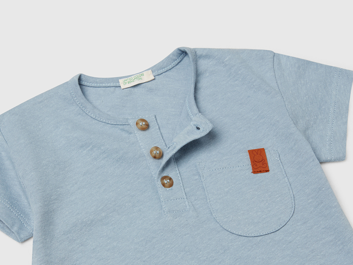 Benetton Bebek Mavi Önü Detaylı Logolu Tek Cepli Bisiklet Yaka T-Shirt