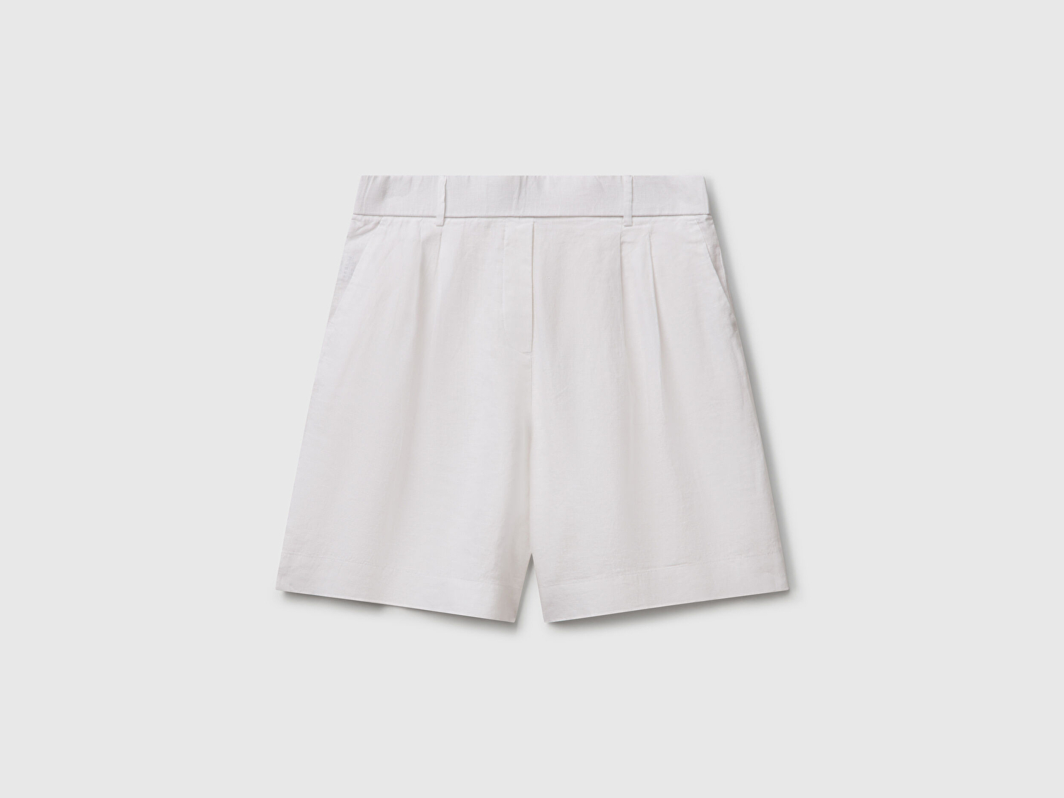 Benetton Kadın Beyaz %100 Keten Arka Beli Lastikli Pileli Relax Fit Bermuda Şort