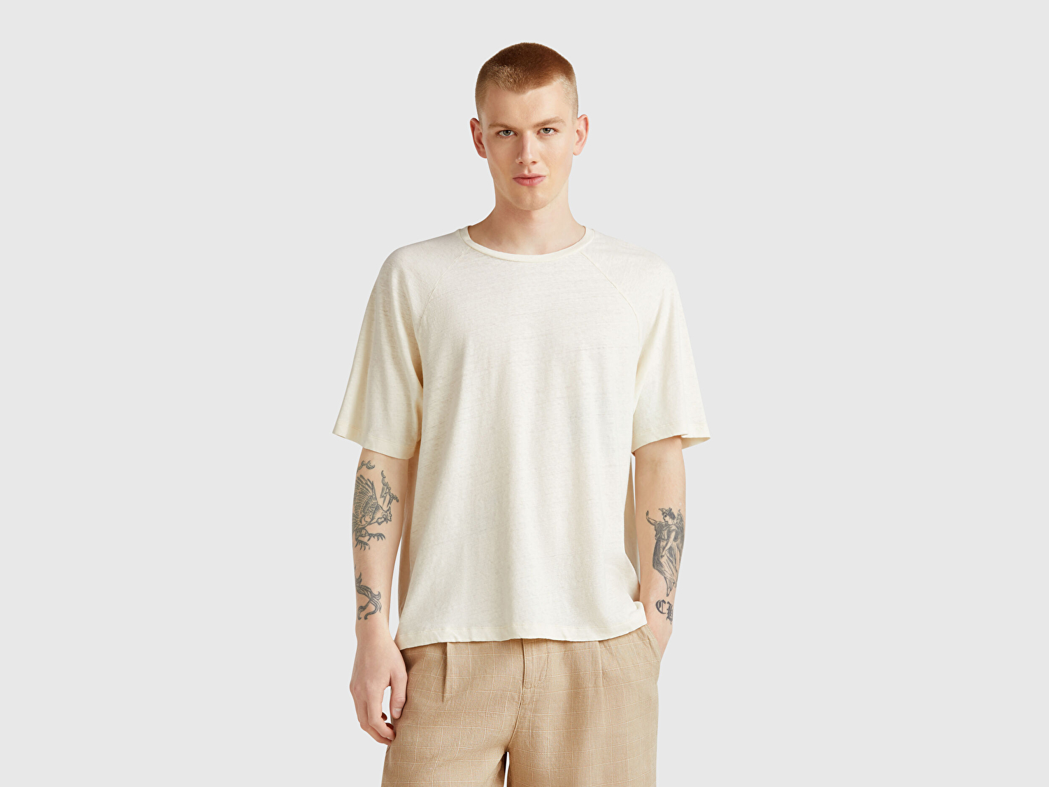 Benetton Erkek Taş Rengi Pamuk ve Keten Karışımlı Reglan Kol Relax Fit T-Shirt