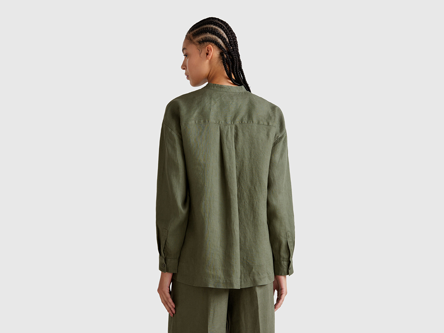 Benetton Kadın Haki %100 Keten Sol Önü Cepli Oversize Mandarin Yaka Gömlek