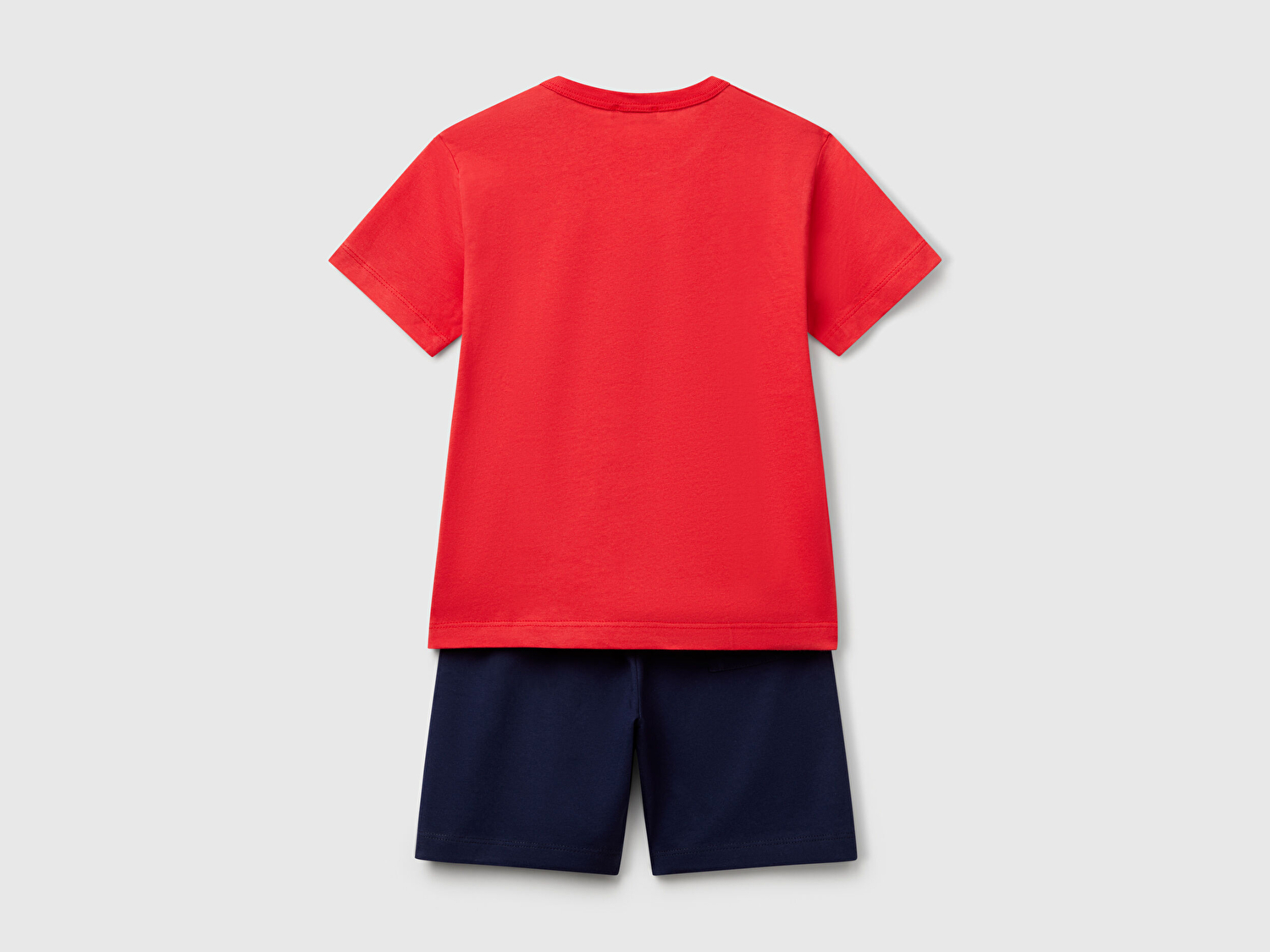 Benetton Erkek Bebek Kırmızı Önü Logo Baskılı T-Shirt ve Büzgü İpli Bermuda Şort Takım