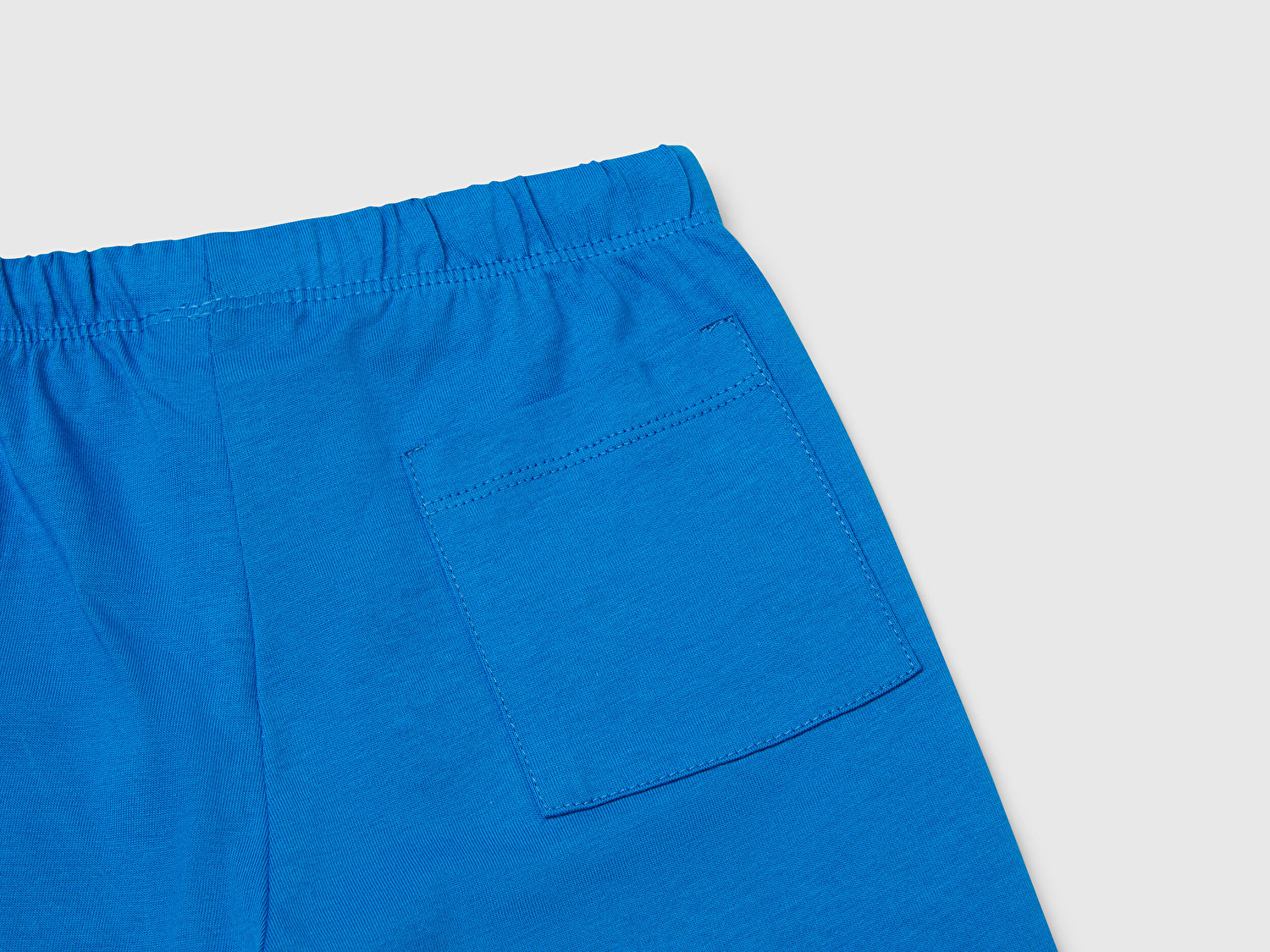 Benetton Erkek Bebek Sarı Önü Logo Baskılı T-Shirt ve Büzgü İpli Bermuda Şort Takım