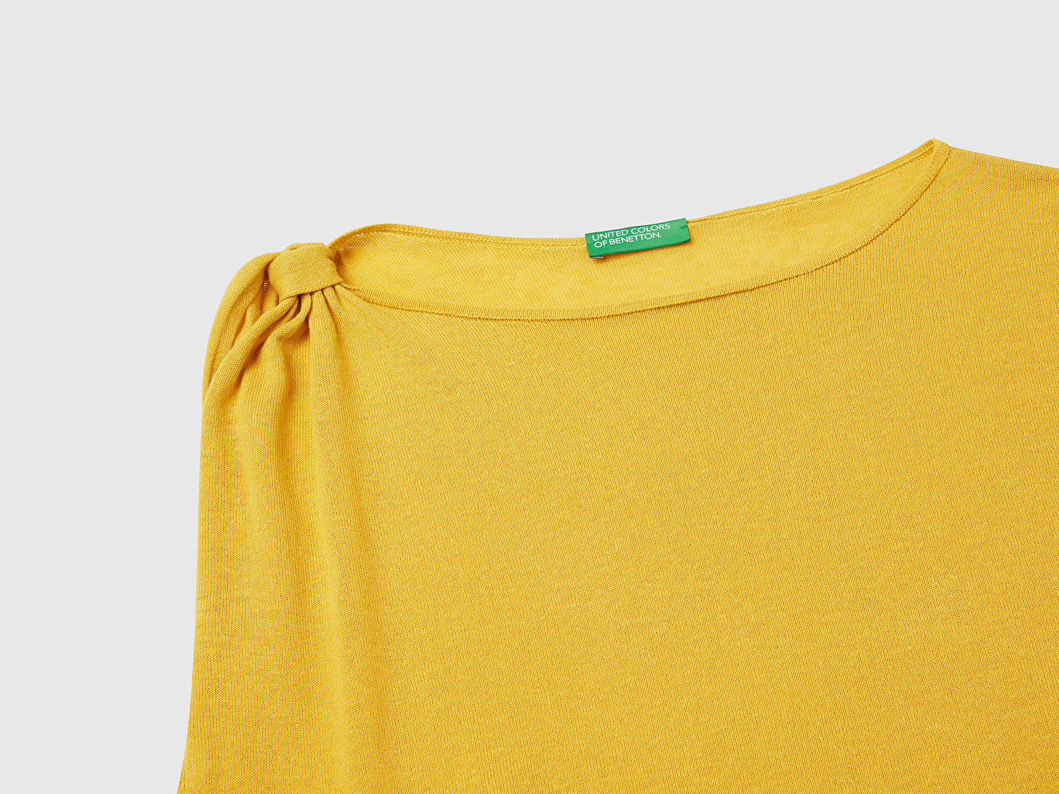 Benetton Kadın Sarı Keten Karışımlı Asimetrik Kolsuz Kazak