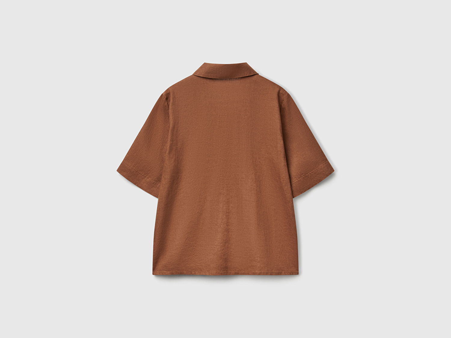 Benetton Kadın Kahverengi %100 Keten Relax Fit V Gömlek Yakalı Kısa Kollu Bluz