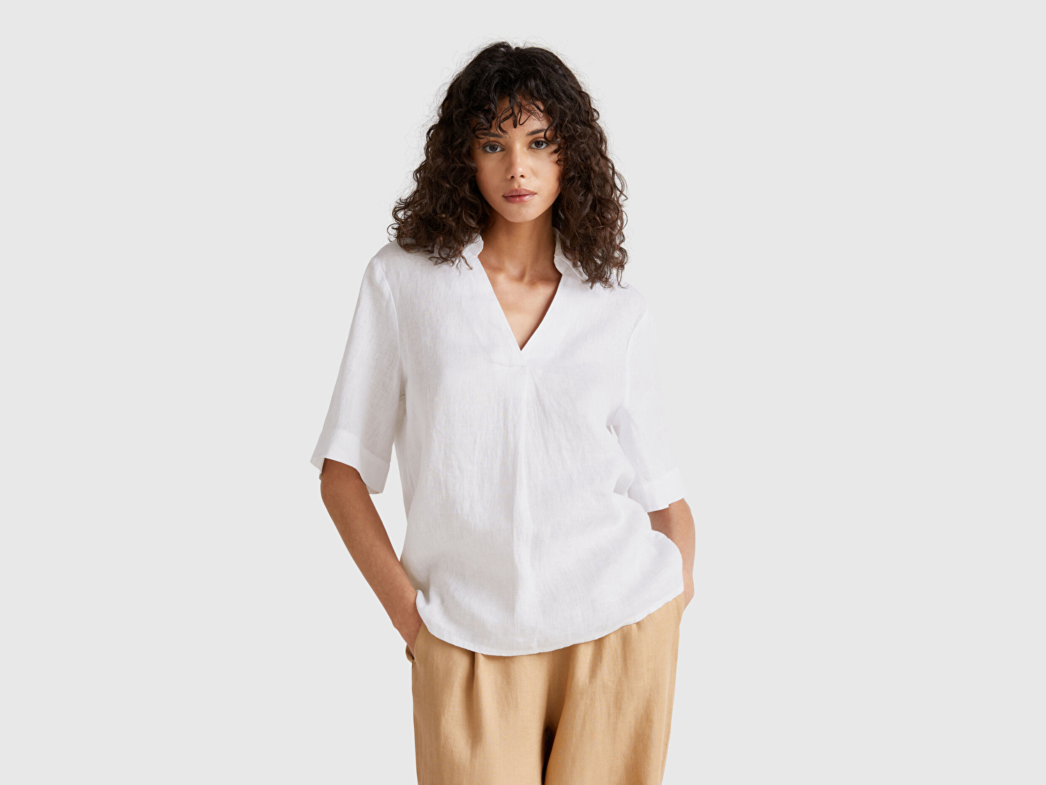 Benetton Kadın Beyaz %100 Keten Relax Fit V Gömlek Yakalı Kısa Kollu Bluz