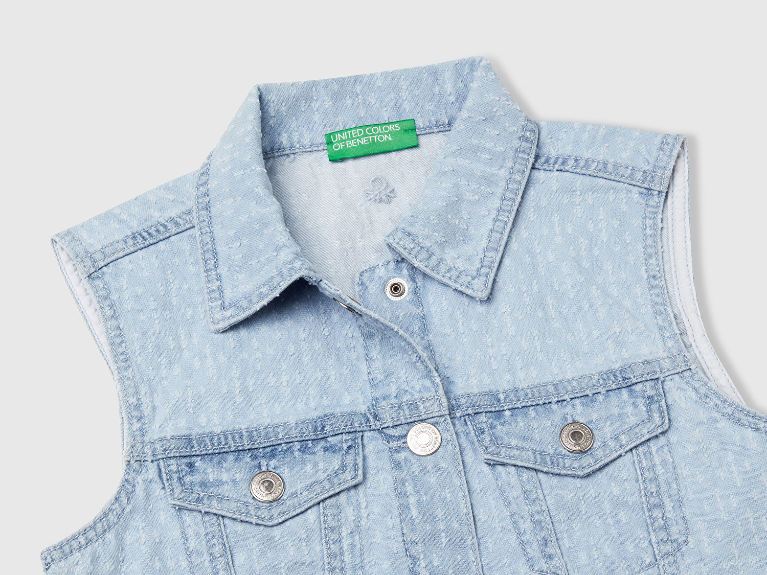 Benetton Kız Çocuk Denim Logo İşleme Detaylı Düğmeli Önü Cepli Denim Yelek