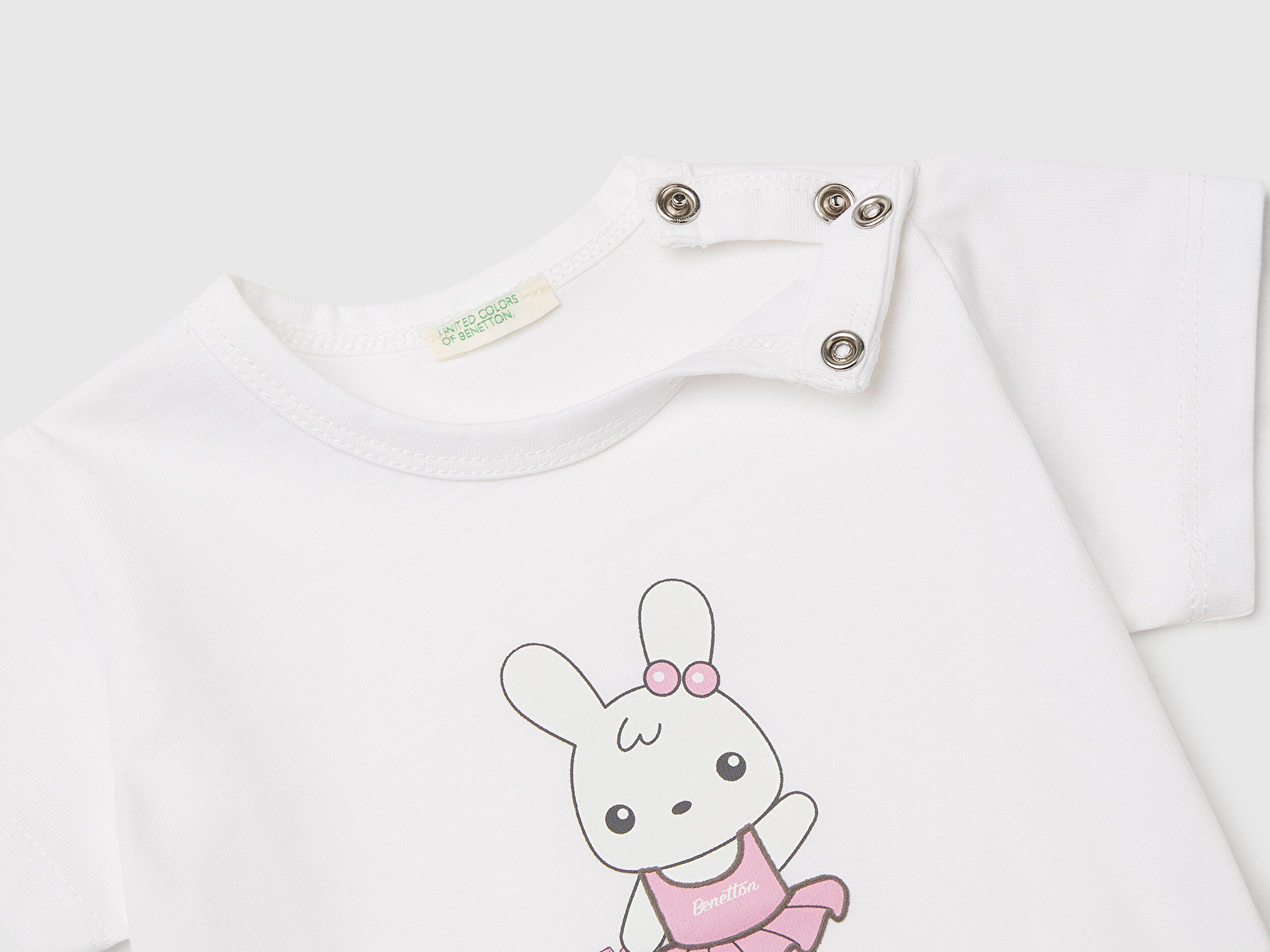 Benetton Bebek Beyaz-Pembe Önü Baskılı T-Shirt ve Desenli Büzgü İpli Şort Takım