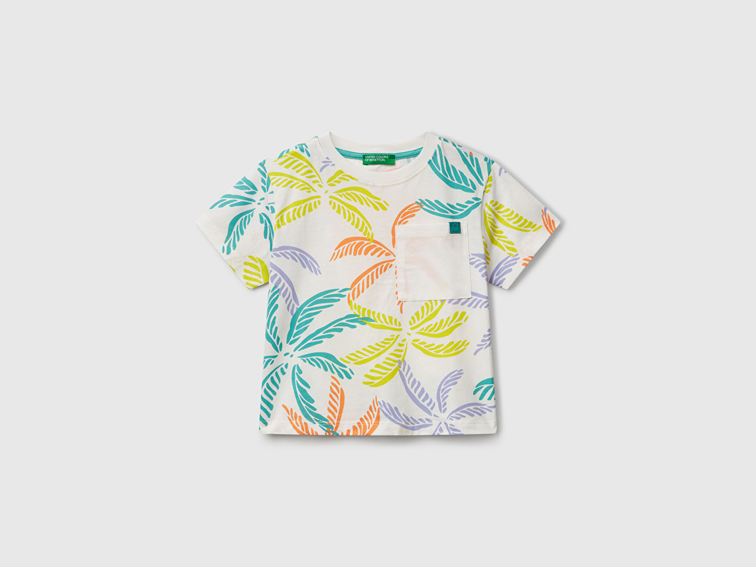 Benetton Erkek Bebek Renkli Mix Tamamı Desenli Önü Cepli ve Logo Etiketi Detaylı T-Shirt