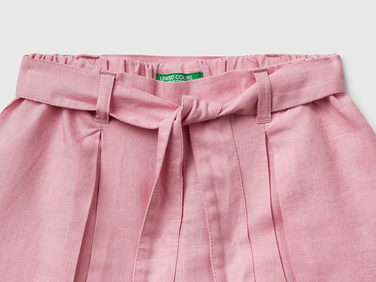 Benetton Kız Bebek Pembe Keten Karışımlı Beli Lastikli Kuşaklı Pileli Bermuda Şort