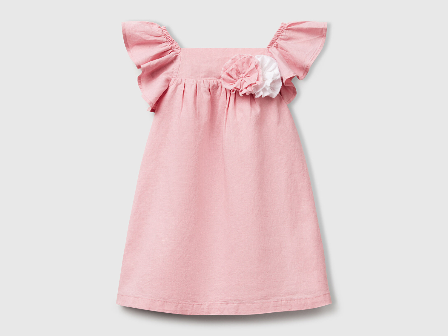 Benetton Kız Bebek Pembe Keten Karışımlı Çiçek Aplikeli Askısı Fırfırlı Pileli Elbise