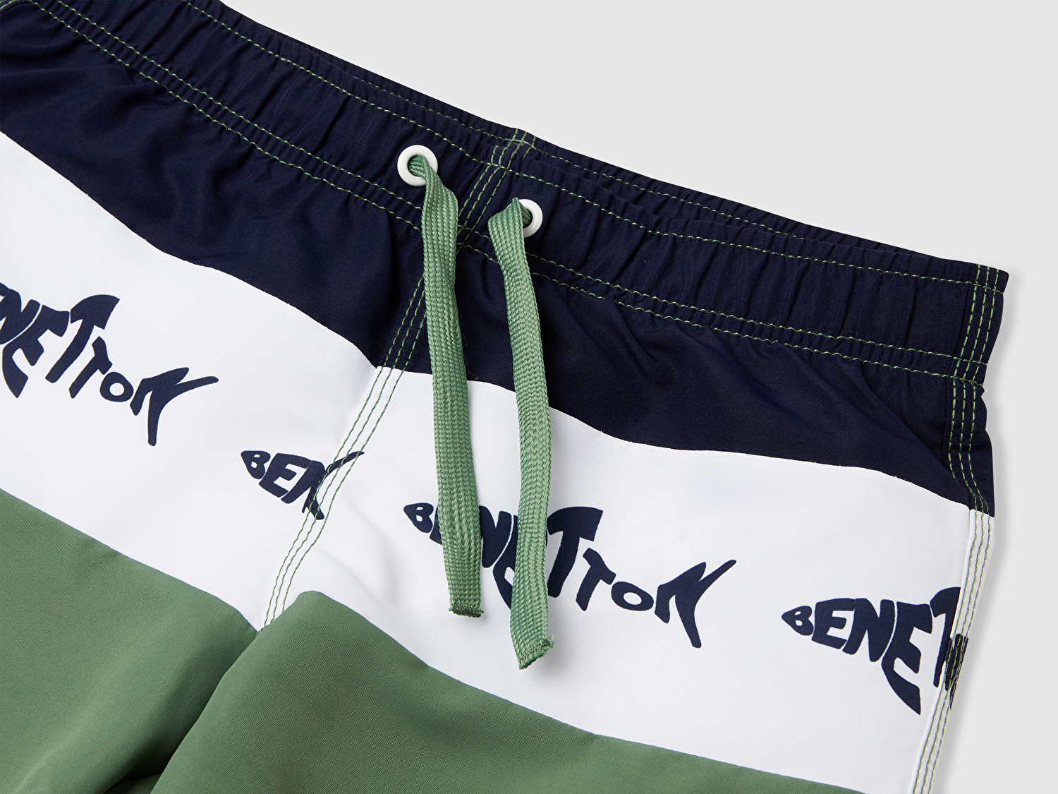 Benetton Erkek Çocuk Yeşil Mix Desenli Büzgü İpli Deniz Şortu