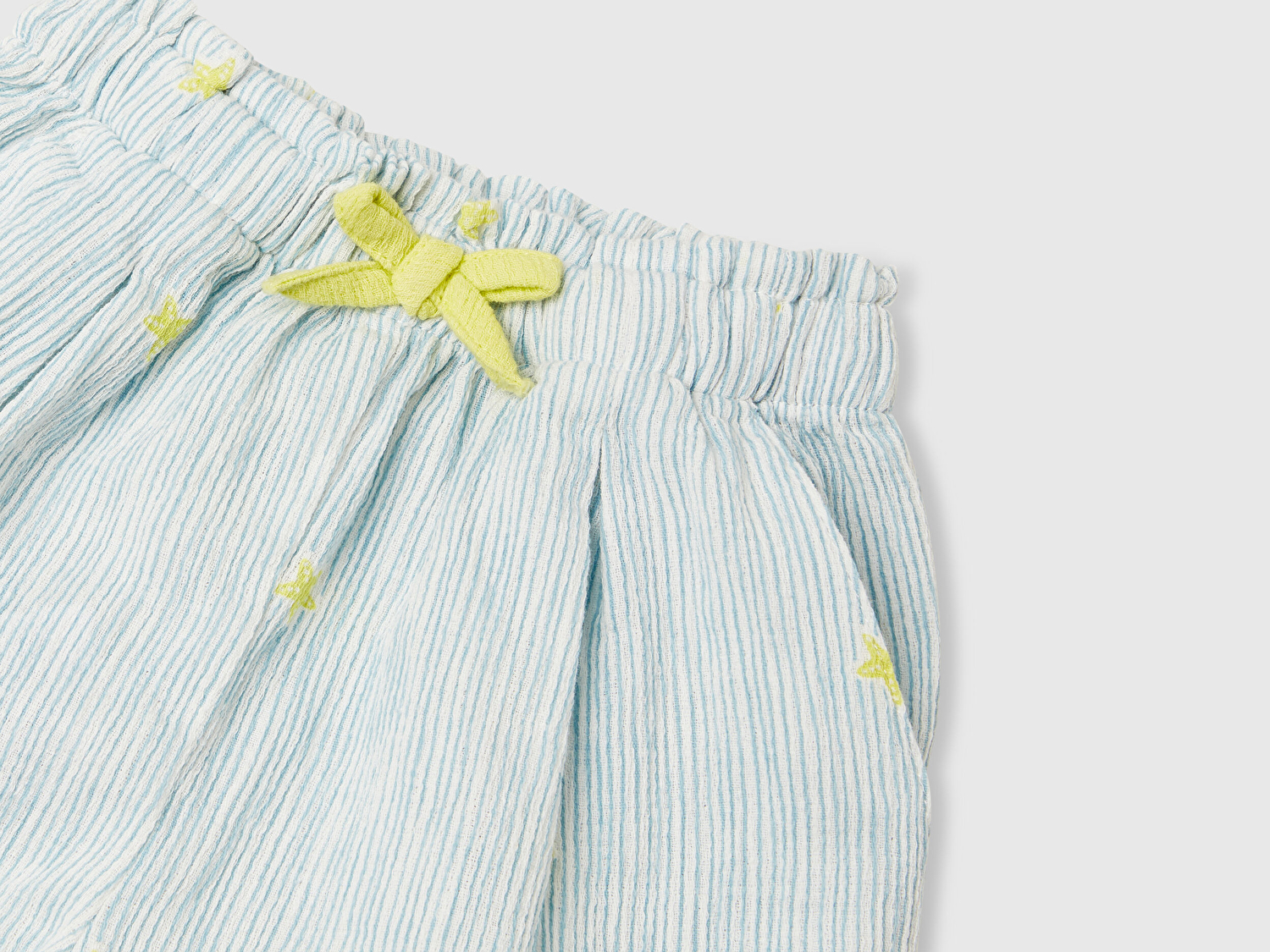 Benetton Bebek Toz Mavi Tamamı Desenli Logo Etiketli Büzgü İpli Müslin Şort