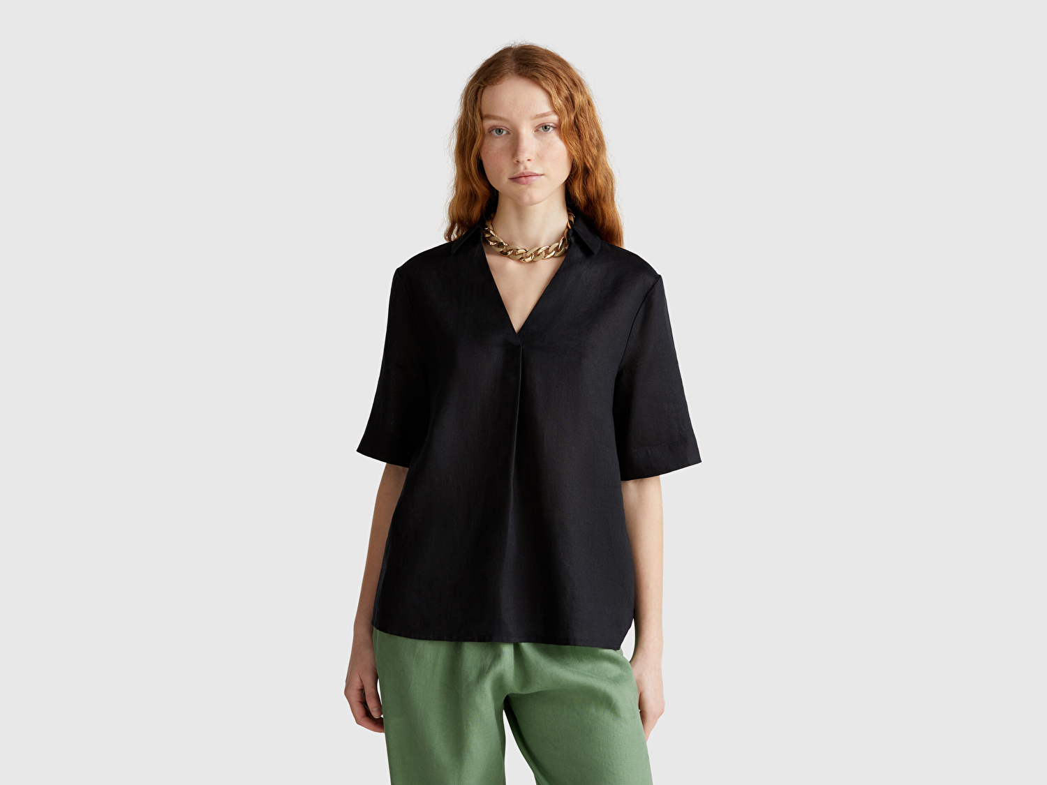 Benetton Kadın Siyah %100 Keten Relax Fit V Gömlek Yakalı Kısa Kollu Bluz