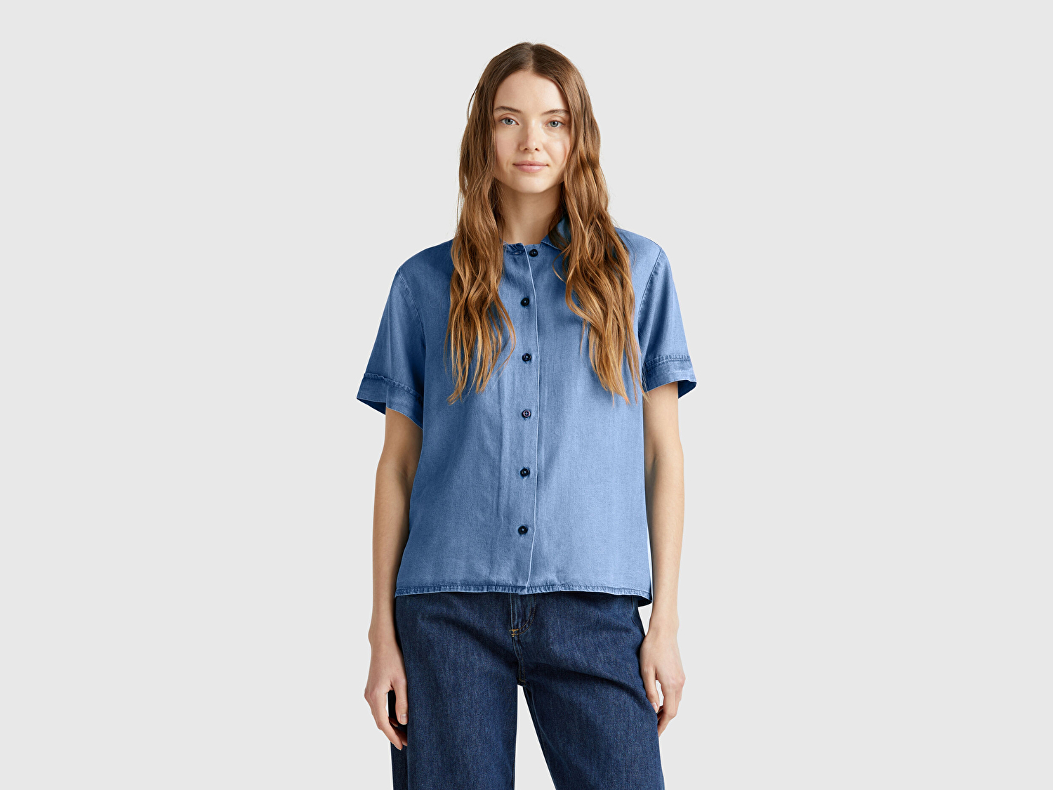 Benetton Kadın Açık Mavi %100 Liyosel Kısa Kollu Denim Gömlek
