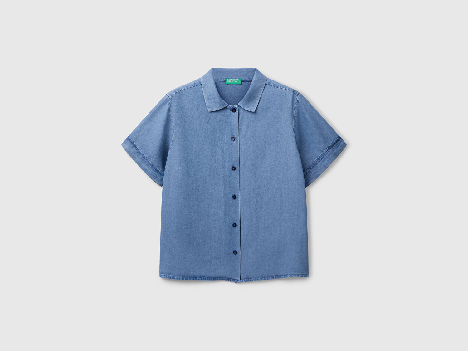 Benetton Kadın Açık Mavi %100 Liyosel Kısa Kollu Denim Gömlek
