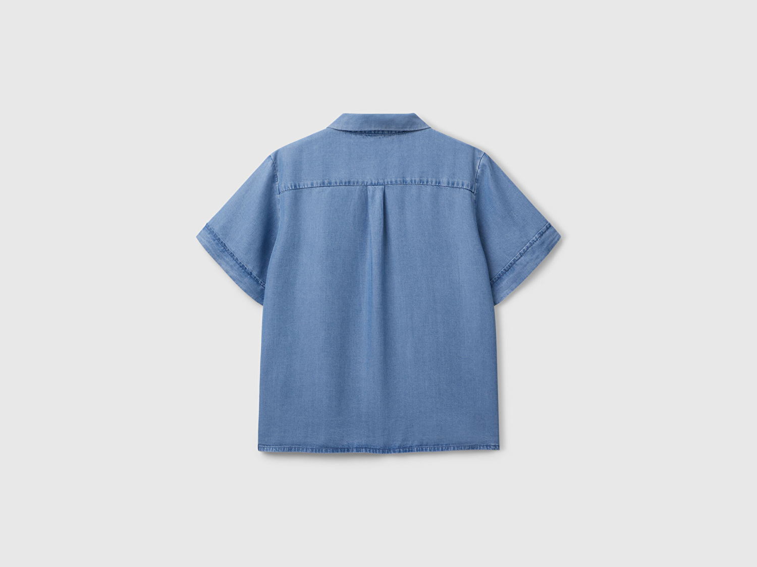 Benetton Kadın Açık Mavi %100 Liyosel Kısa Kollu Denim Gömlek