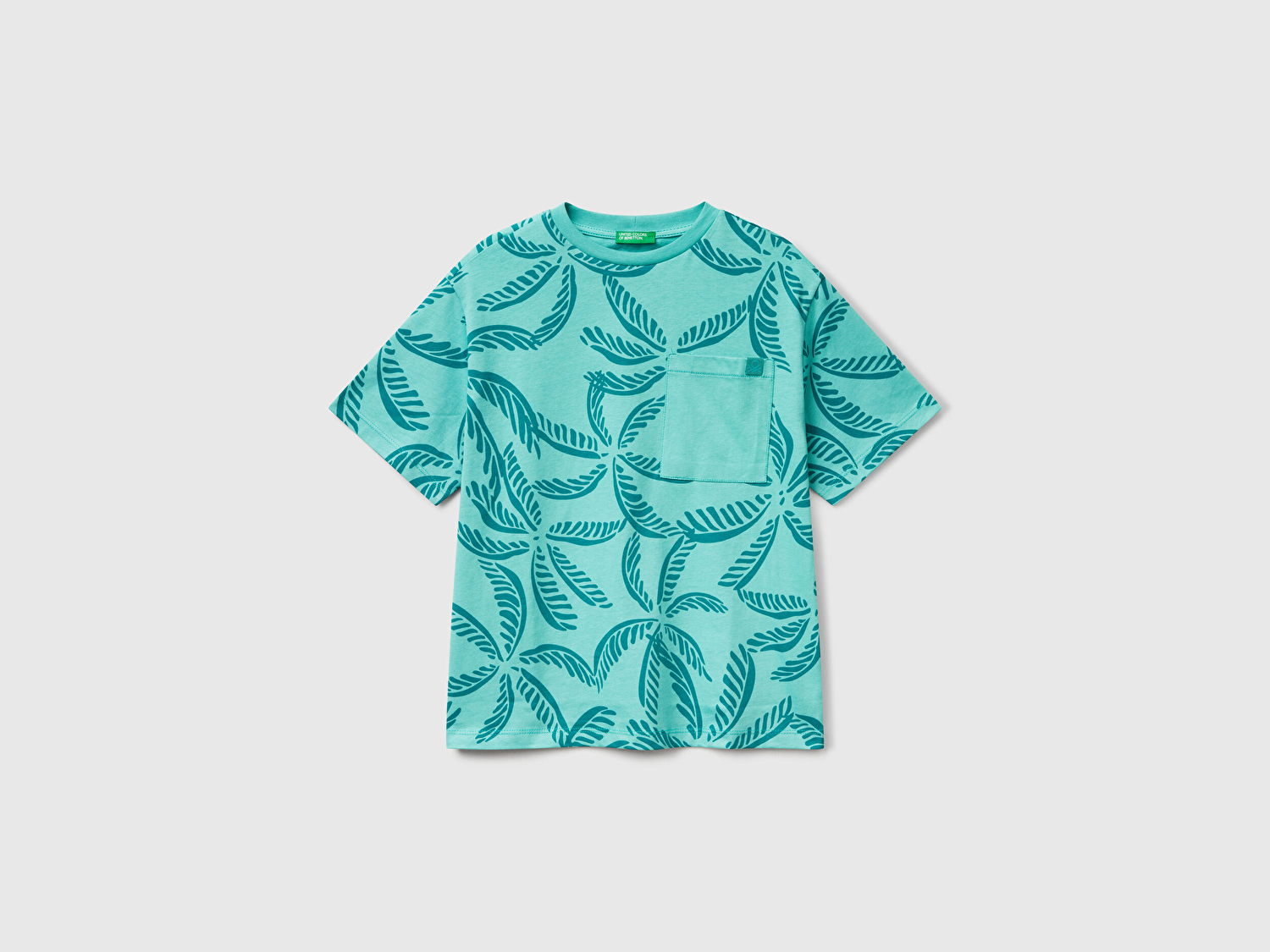 Benetton Erkek Çocuk Koyu Yeşil Desenli Önü Cep Detaylı Logo Etiketi Detaylı T-Shirt