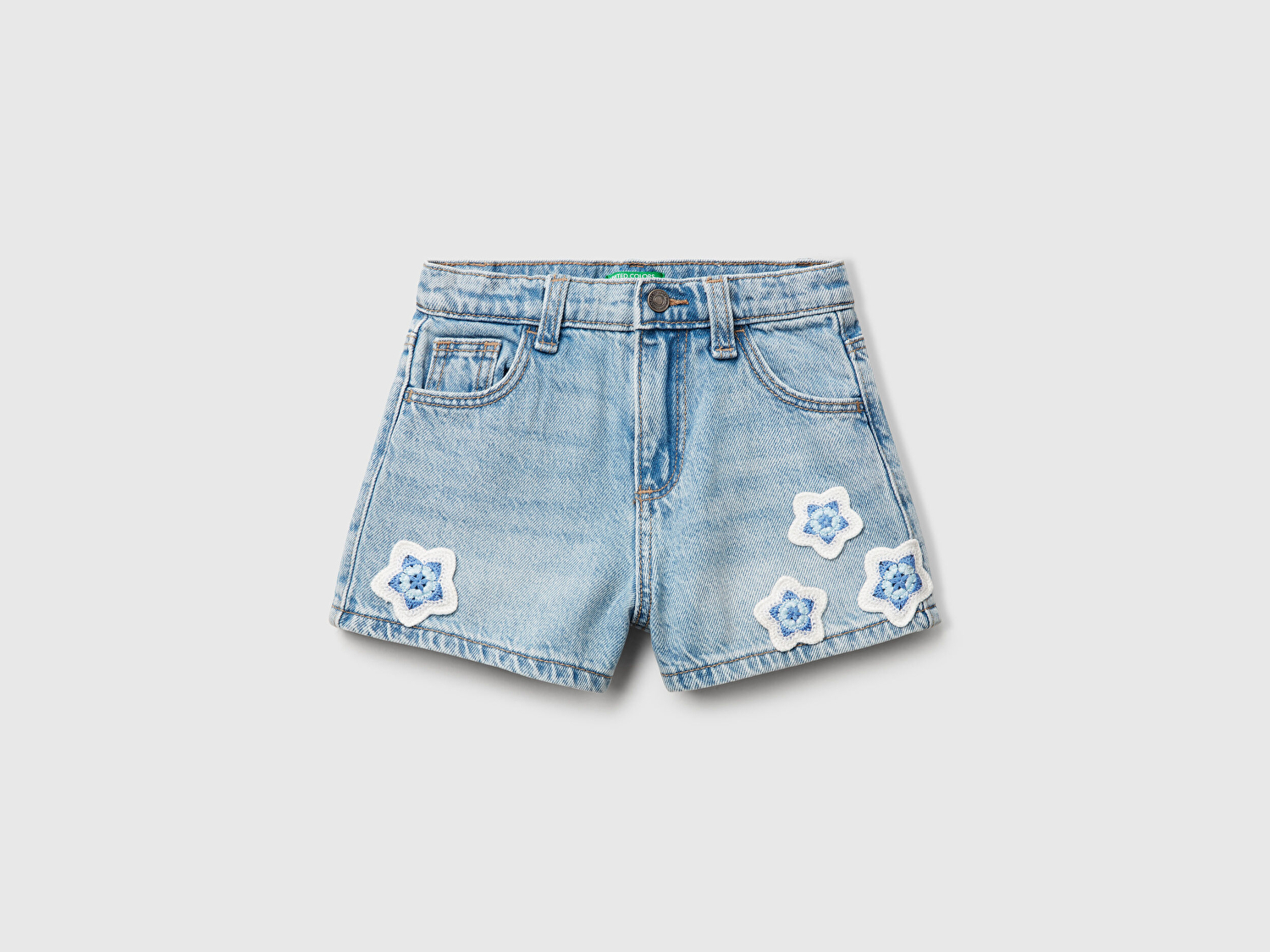 Benetton Kız Bebek Denim Makrome Çiçek Aplikeli Logo İşlemeli Regular Fit Şort