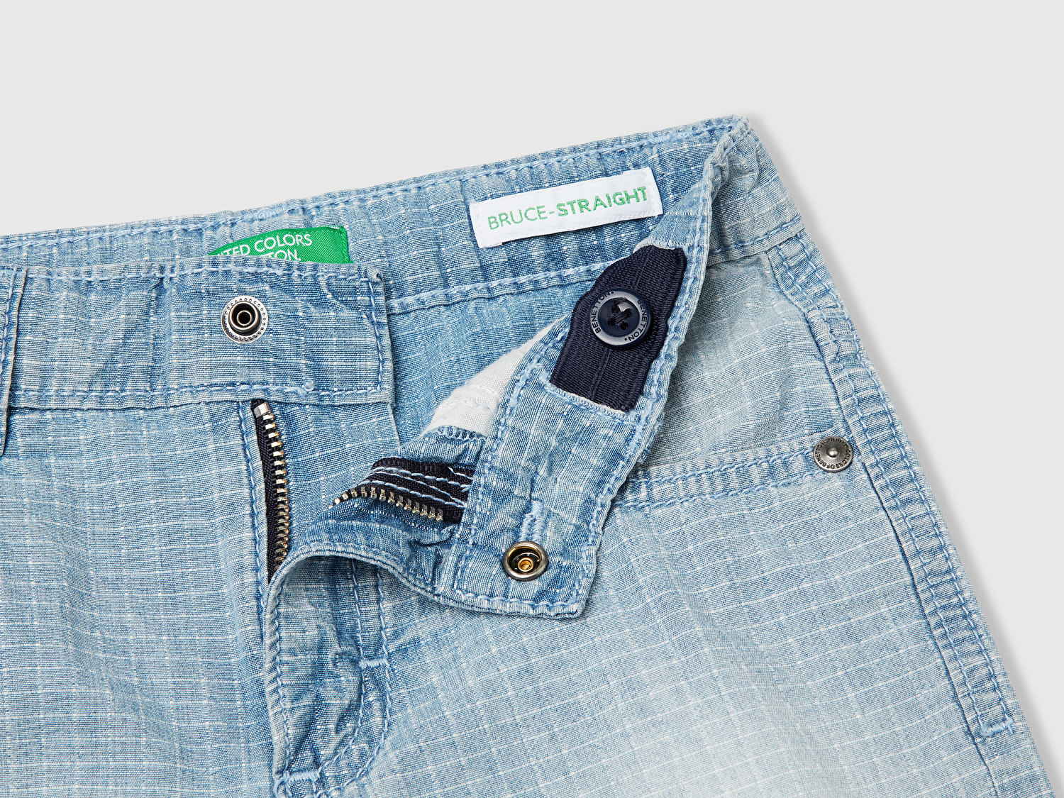 Benetton Erkek Bebek Açık Denim Arka Cebi Logo Etiket Detaylı Denim Bermuda Şort