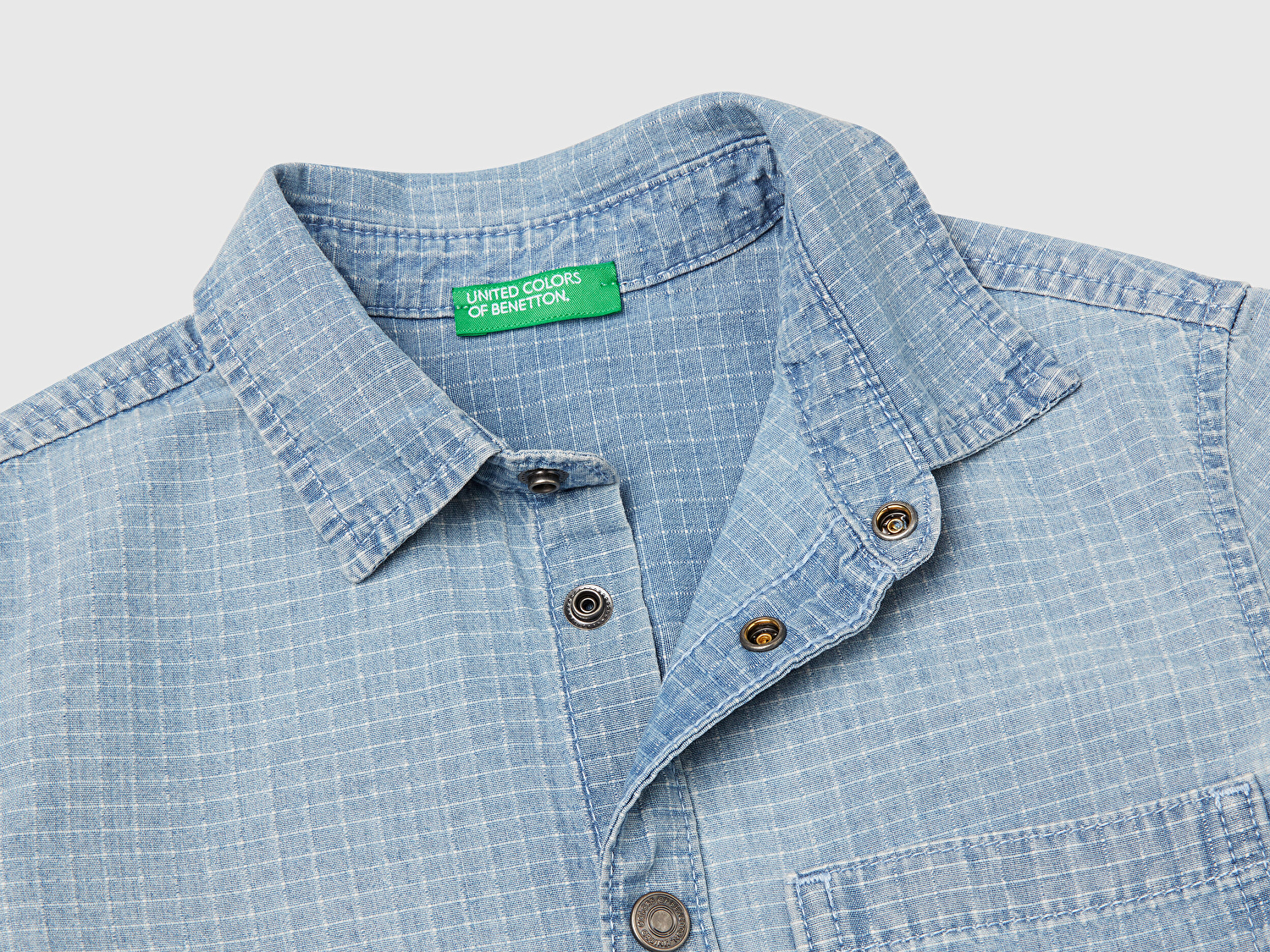 Benetton Erkek Bebek Açık Denim Kolu Etiket Detaylı Önü Cepli Kısa Kollu Denim Gömlek