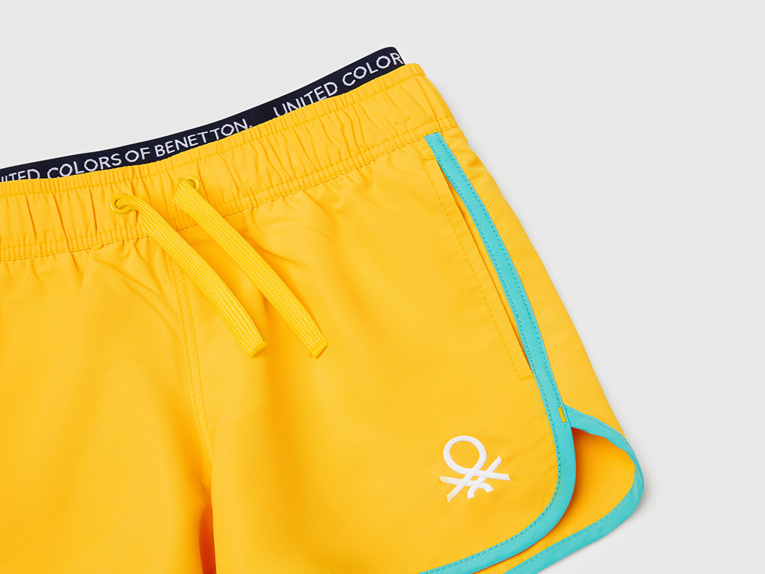 Benetton Erkek Çocuk Sarı Logo Baskılı Beli Lastik Detaylı Büzgü İpli Deniz Şortu
