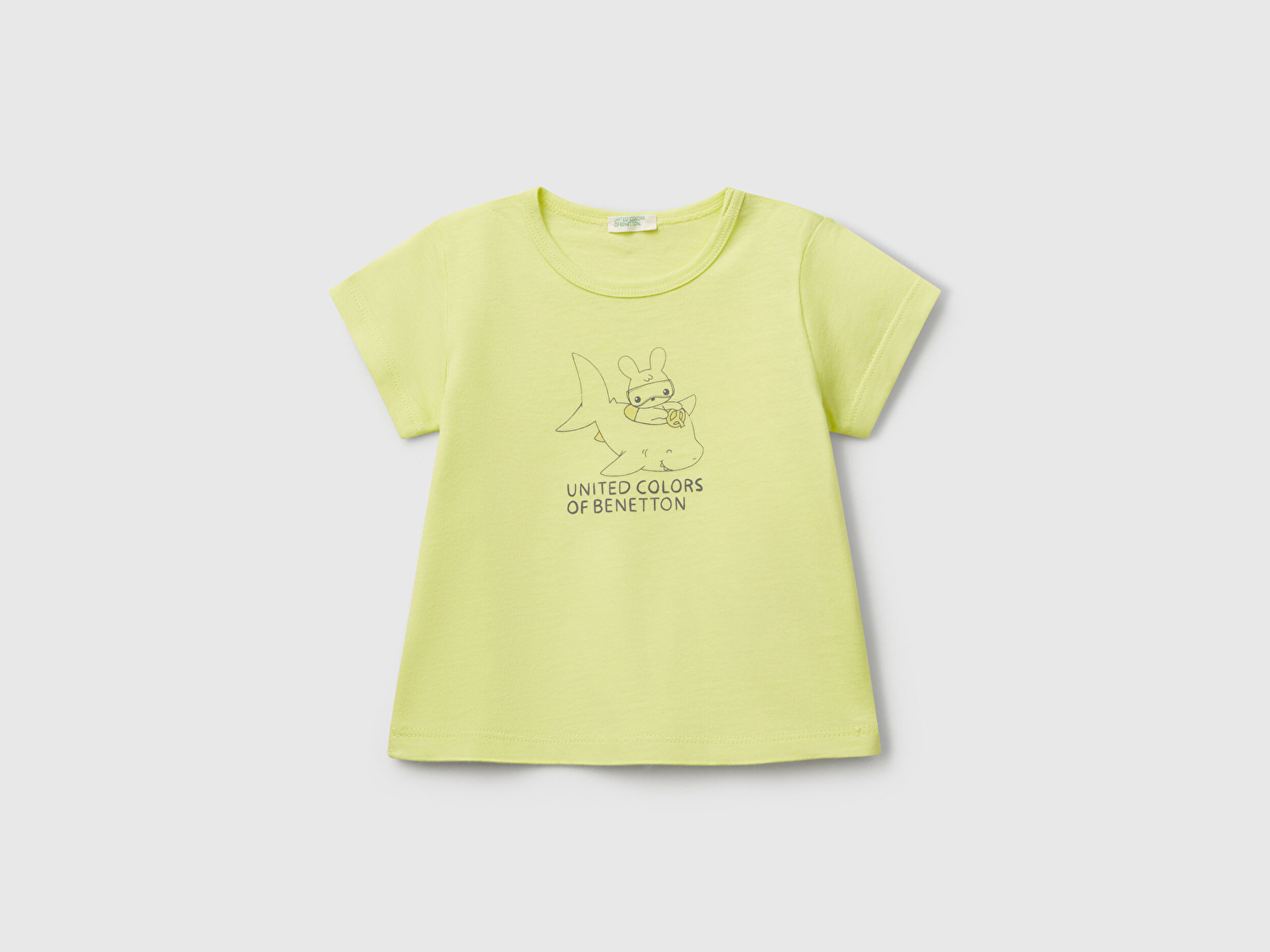 Benetton Bebek Sarı Önü Baskılı Omzu Çıtçıt Düğmeli T-Shirt