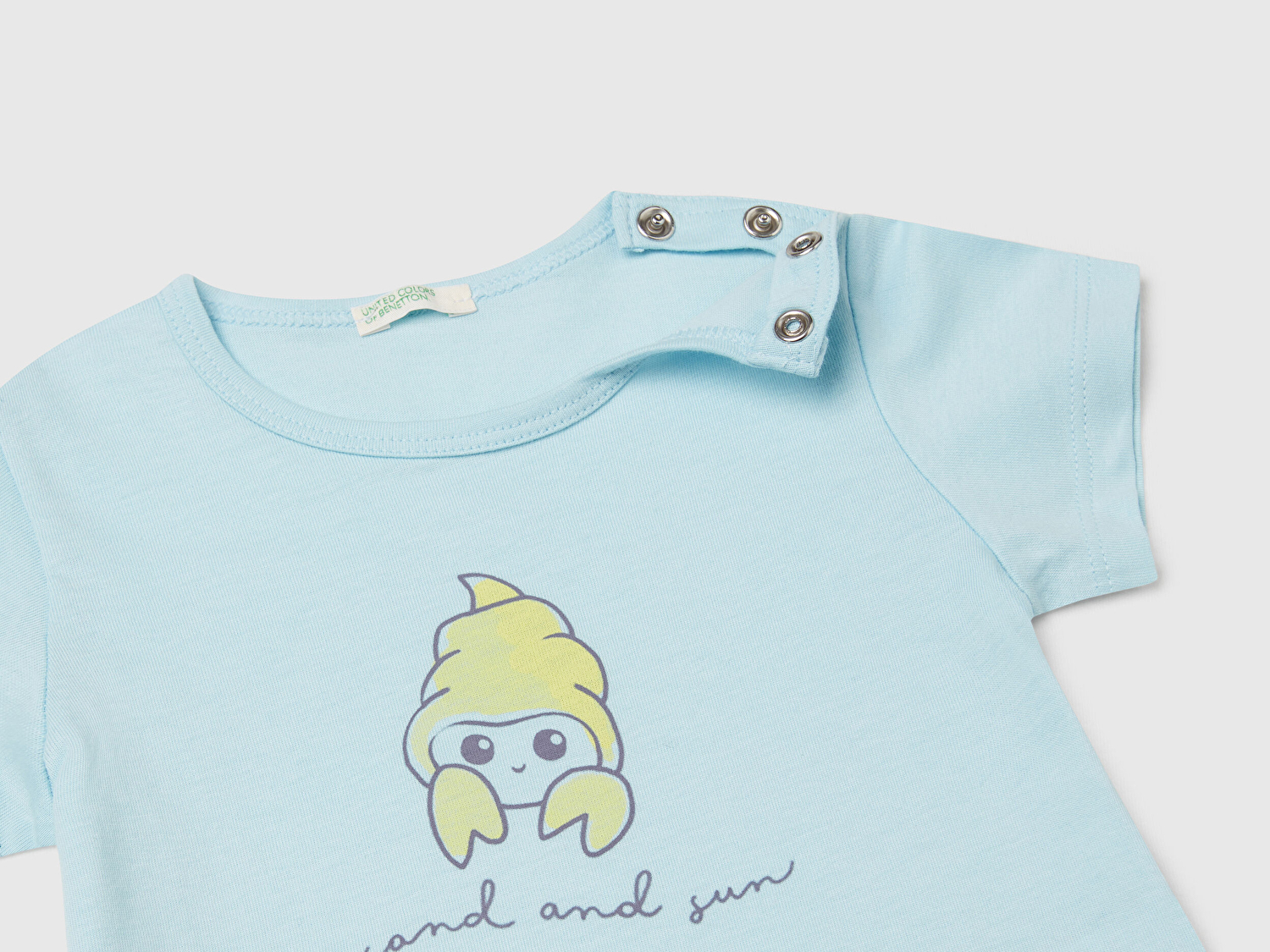 Benetton Bebek Turkuaz Önü Baskılı Omzu Çıtçıt Düğmeli T-Shirt