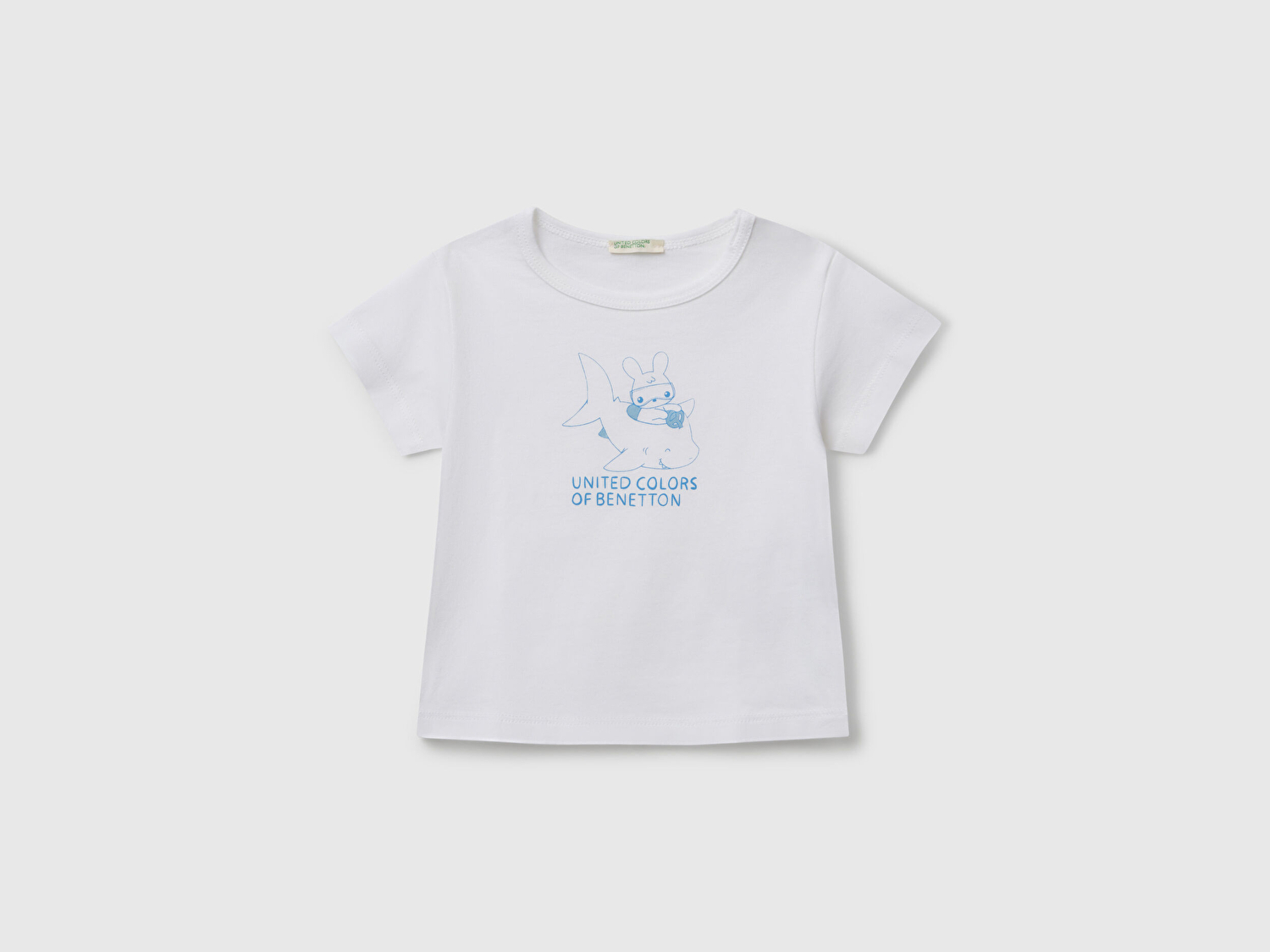 Benetton Bebek Beyaz Önü Baskılı Omzu Çıtçıt Düğmeli T-Shirt